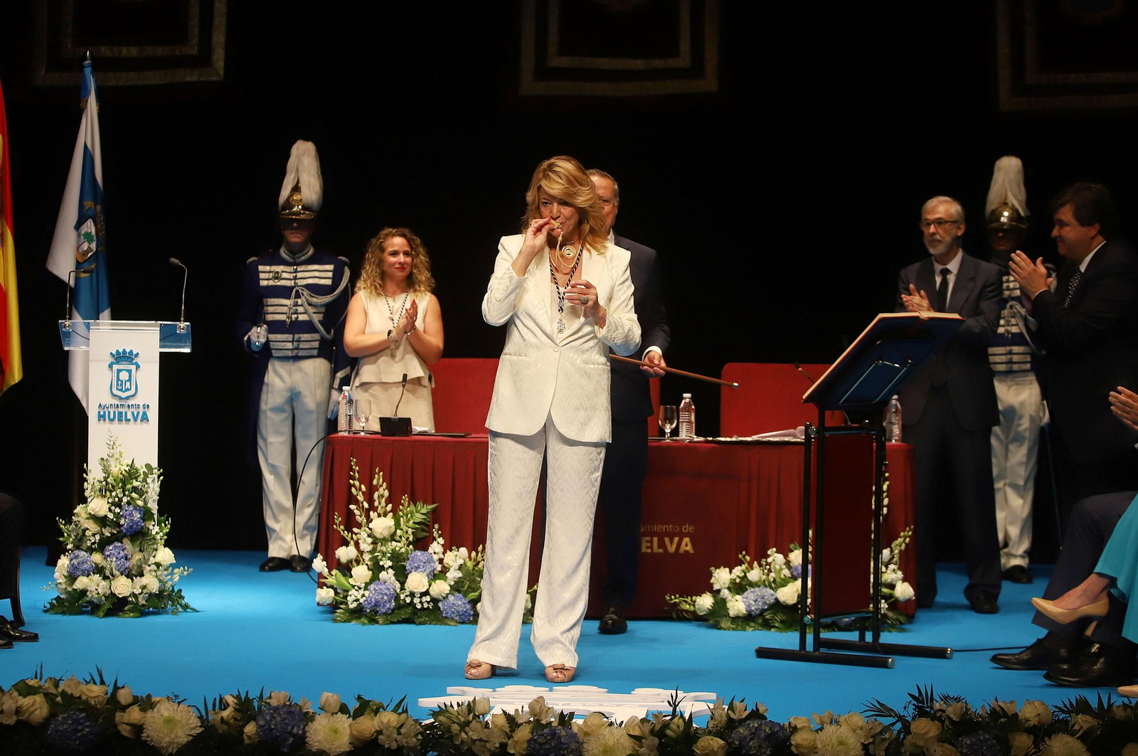 Imágenes de la toma de posesión de Pilar Miranda como alcaldesa de Huelva