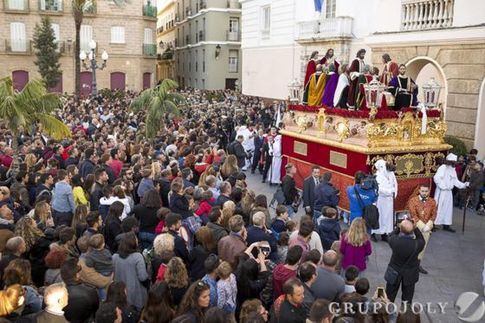 Cena./Julio González