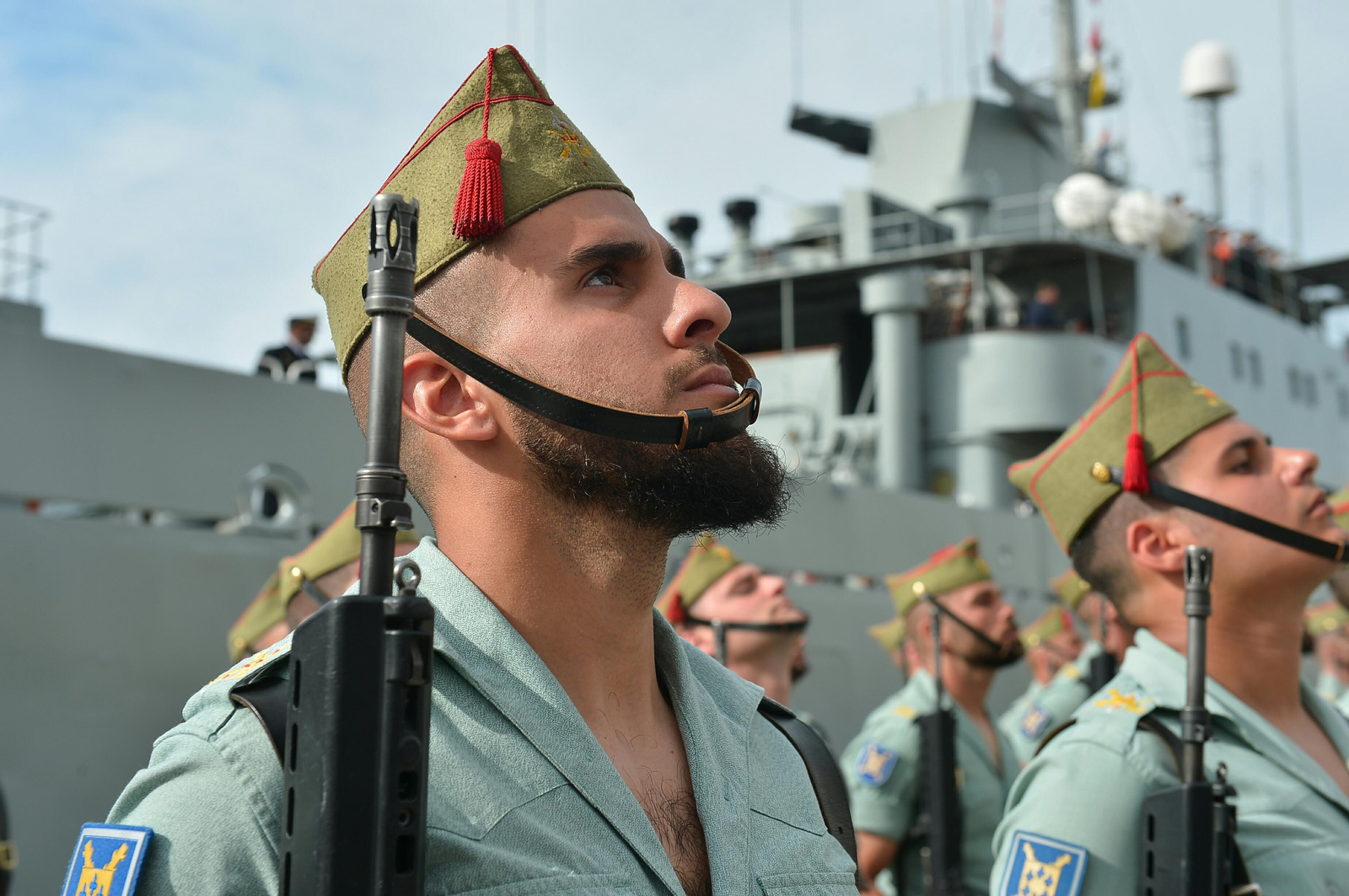 El desembarco de la Legión y el traslado del Cristo de Mena