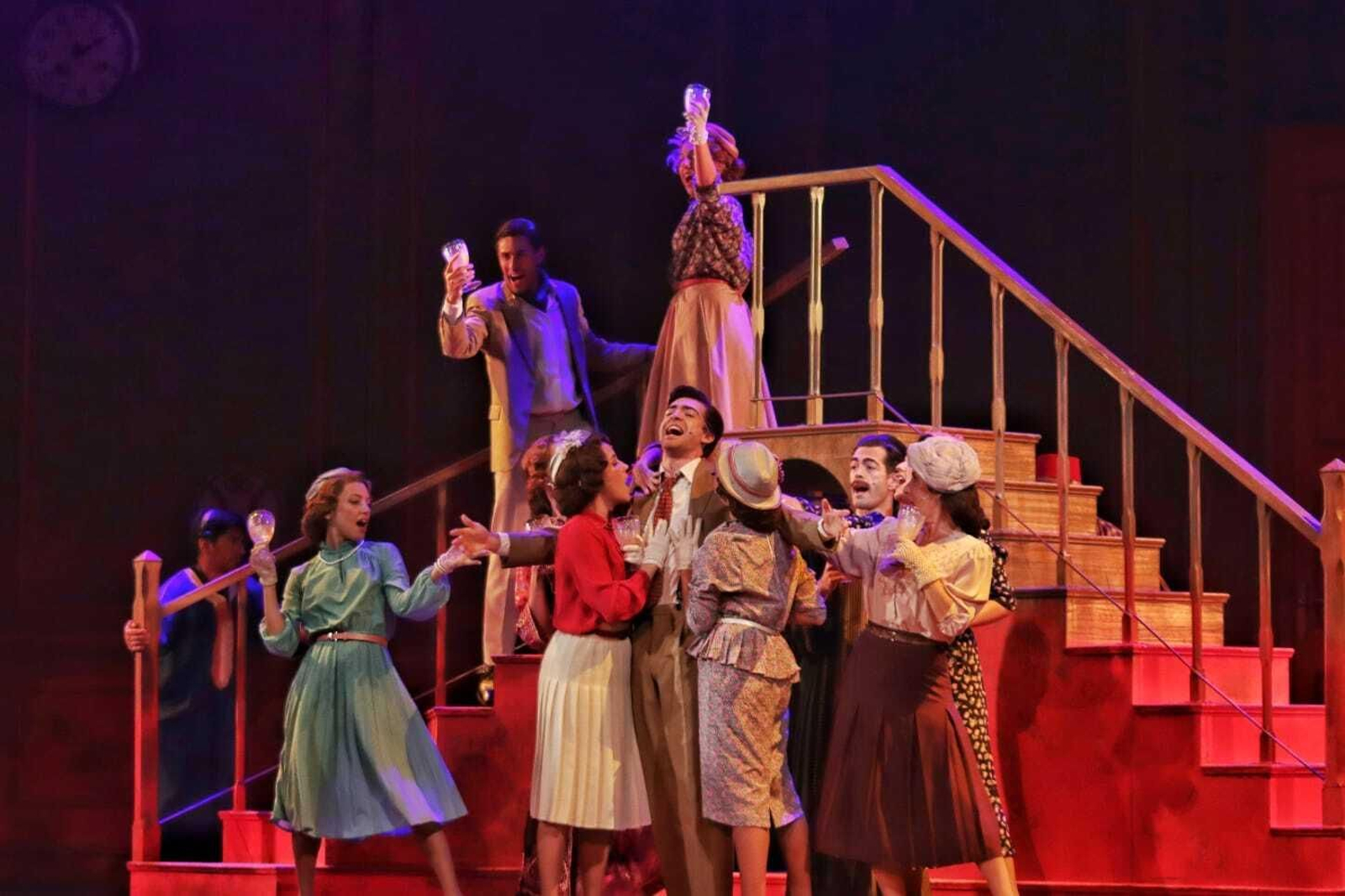 El musical 'El tiempo entre costuras', en el Teatro Cervantes hasta 10 de septiembre, en imágenes
