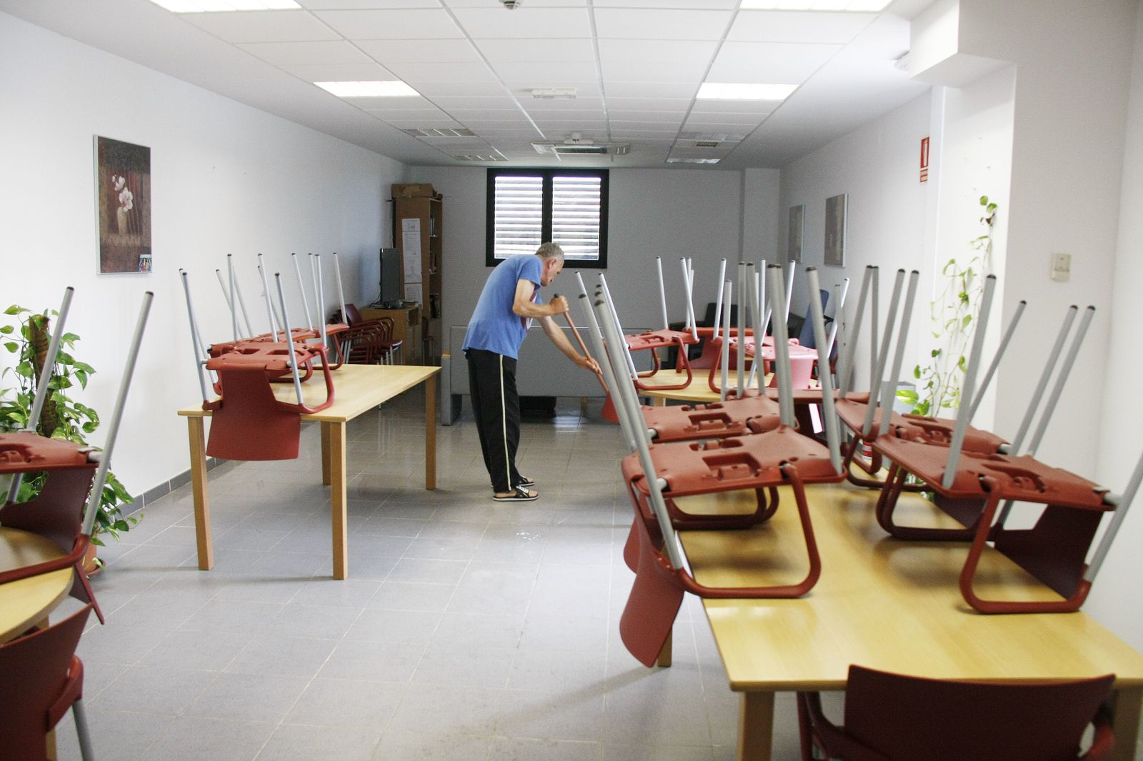 Imagen del interior de Anydes, donde los propios voluntarios se encargan de la limpieza.