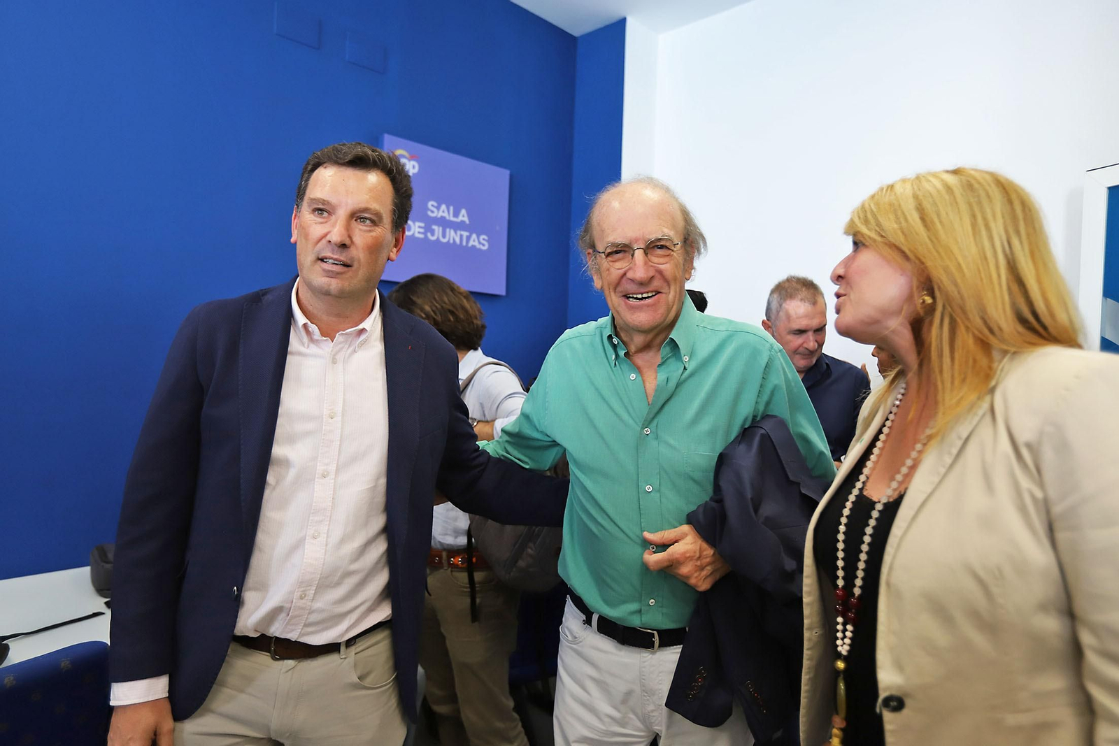 Imágenes del acto de inicio de campaña en la sede del PP