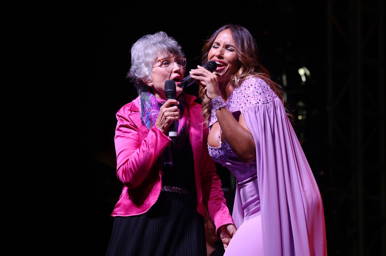 Imágenes del concierto de Ana de Caro en las Fiestas de La Cinta 2024