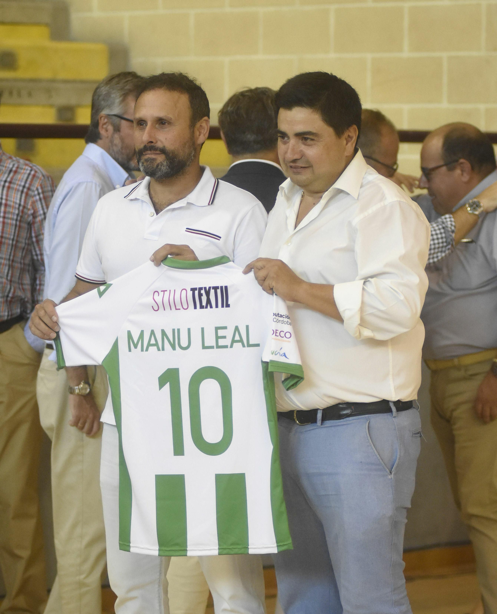 Las imágenes de la presentación del Córdoba Patrimonio de la Humanidad ante el Jaén Paraíso Interior