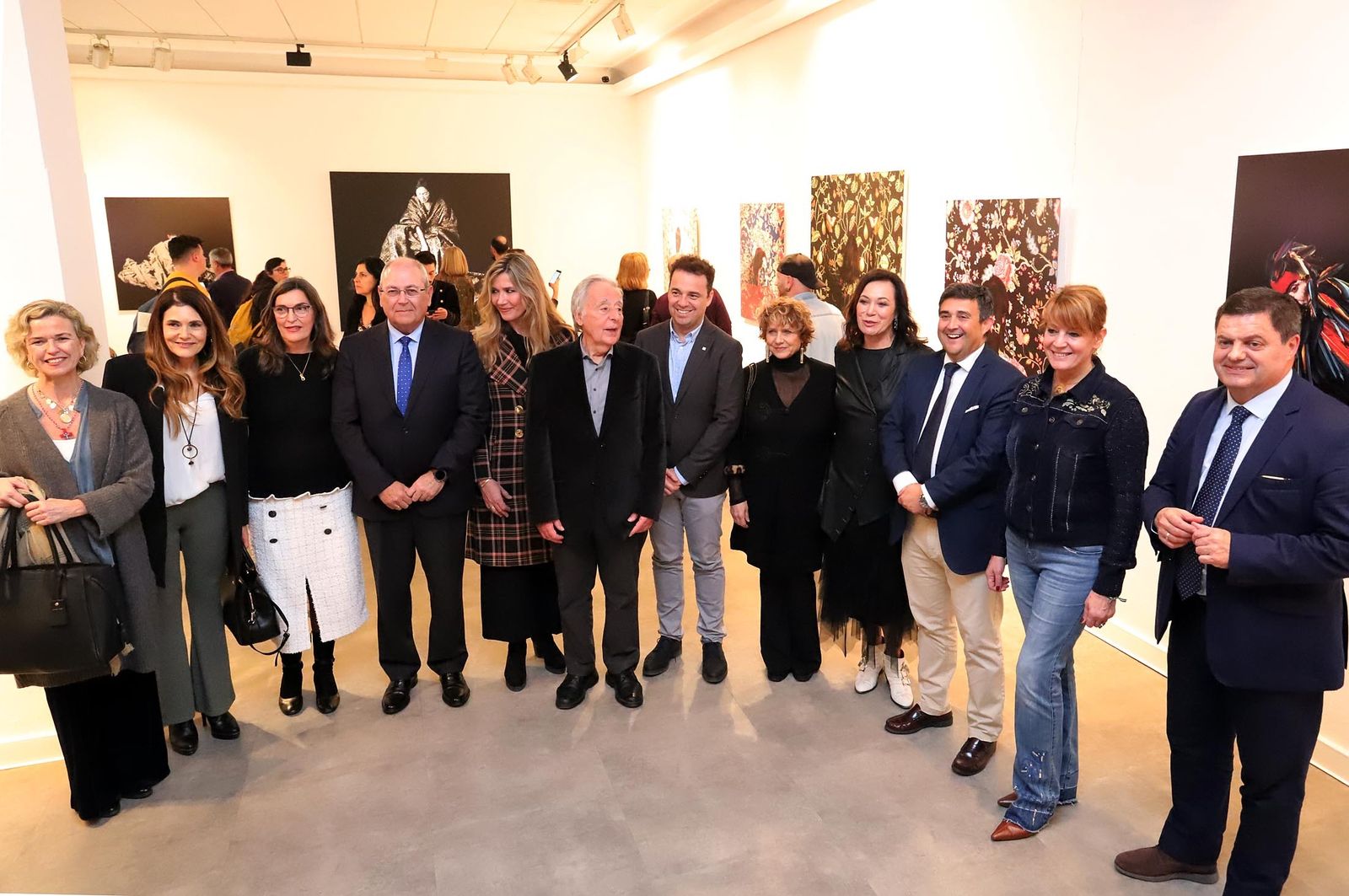 Imágenes de la exposición de Latitudes "Fotoperformances" de Cecilia Paredes