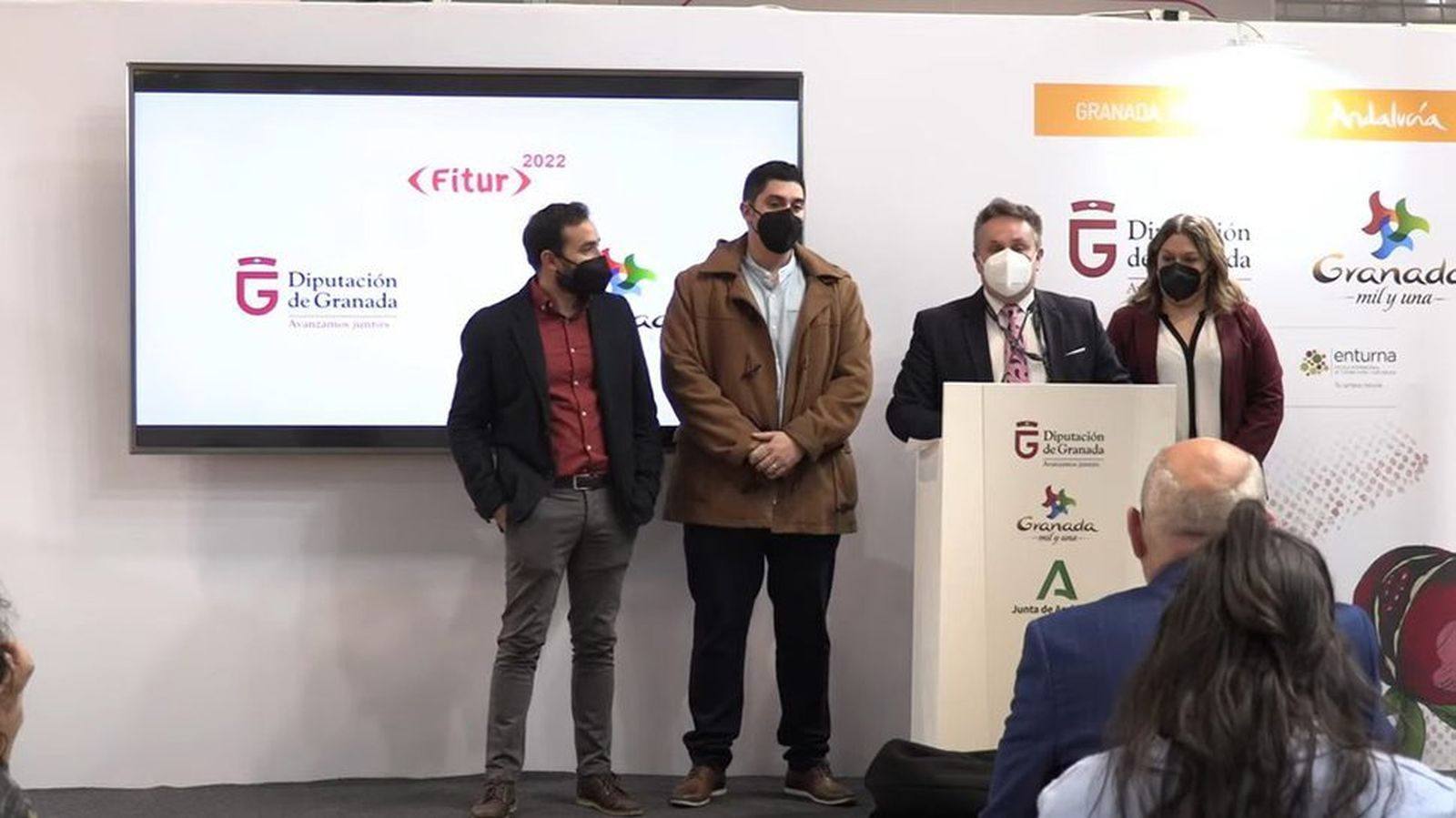 Enrique Medina, diputado de Turismo, junto a los representantes de Benamaurel, Cúllar y Zújar en Fitur.