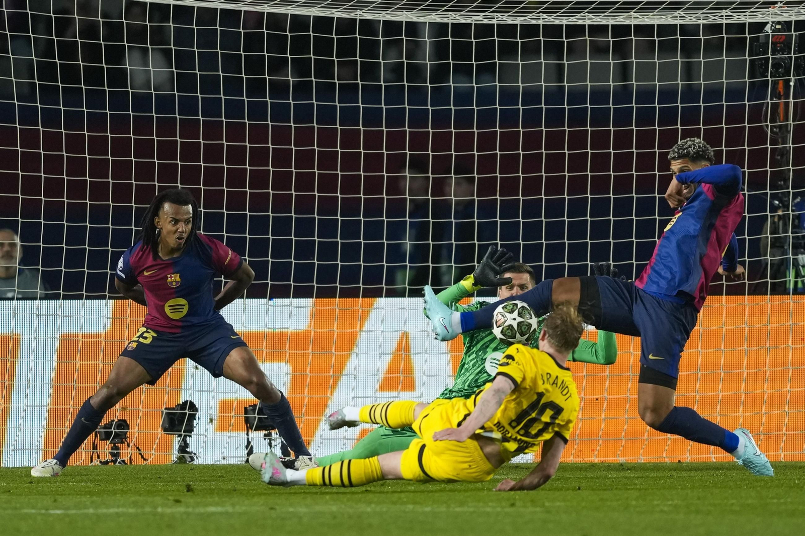 Las mejores fotos del Barcelona - Borussia Dortmund