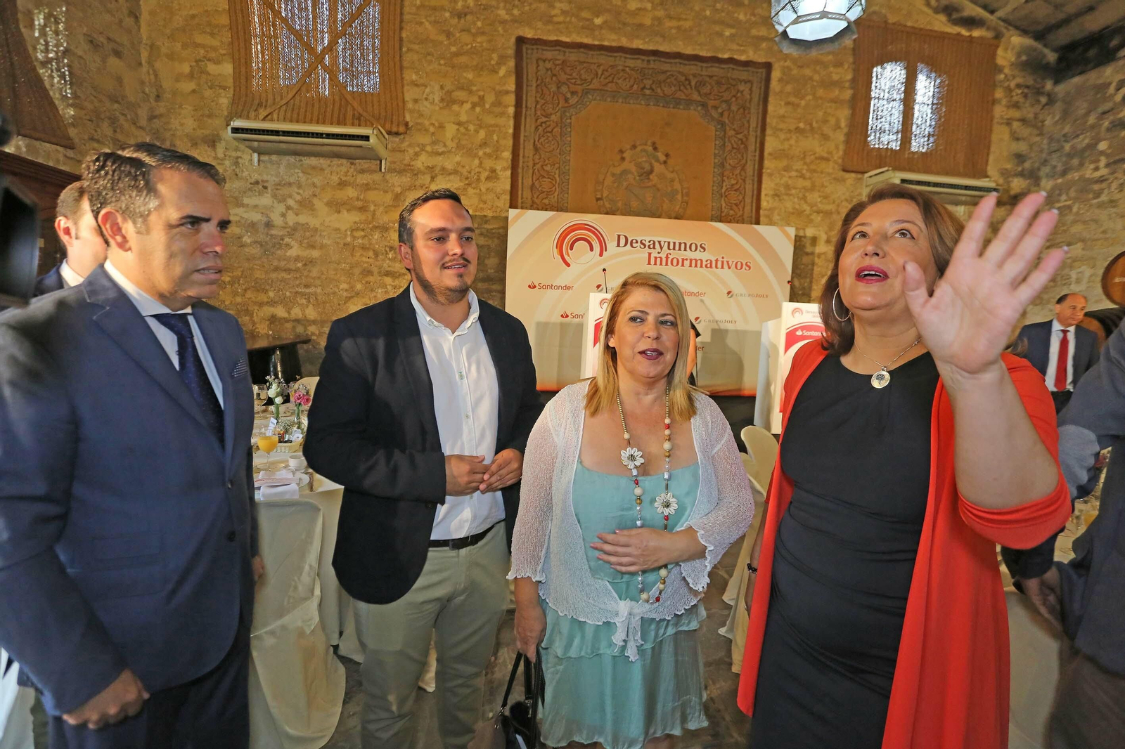La consejera de agricultura y pesca Carmen Crespo en los desayunos del Banco de Santander y Grupo Joly