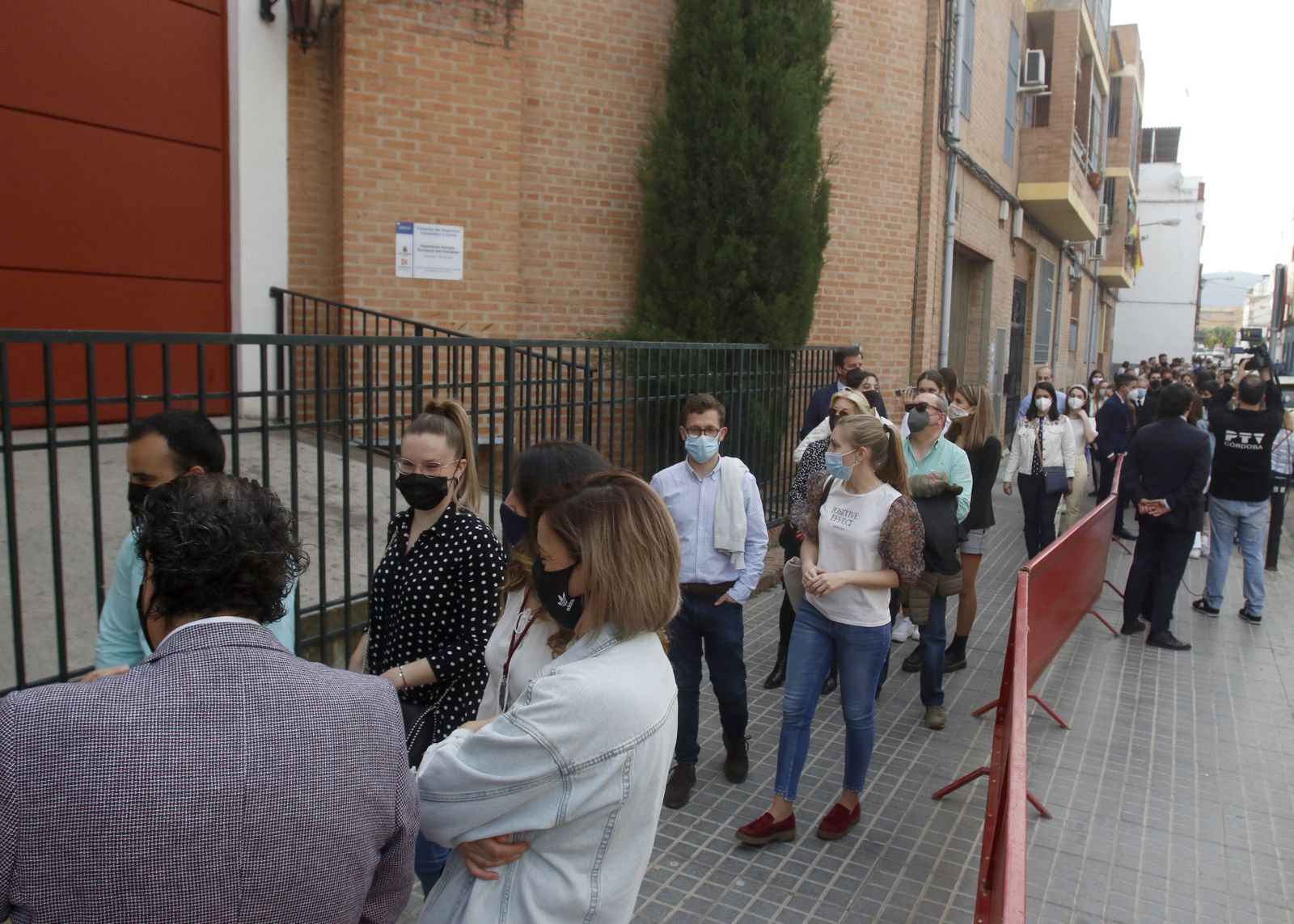 Colas en la parroquia de San Fernando.