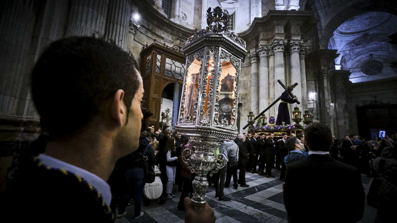 Traslado del Señor del Mayor Dolor a la Catedral para presidir el vía crucis general de hermandades