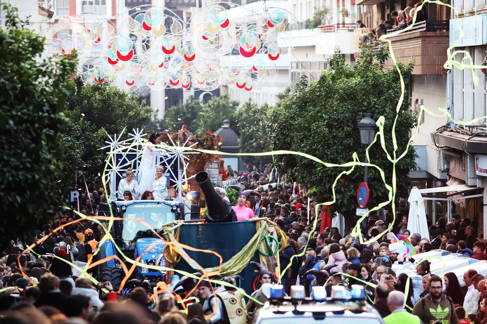 Imágenes de la cabalgata de los Reyes Magos de Huelva