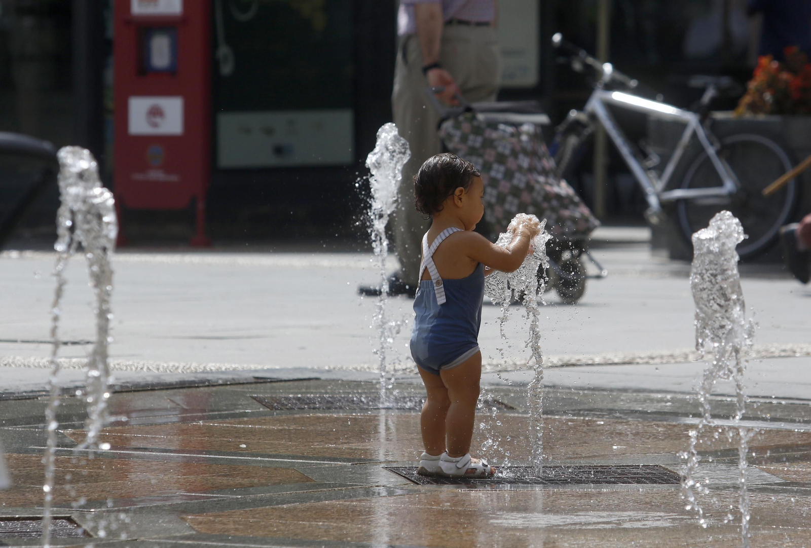 Córdoba se asfixia con las temperaturas máximas de España, en imágenes
