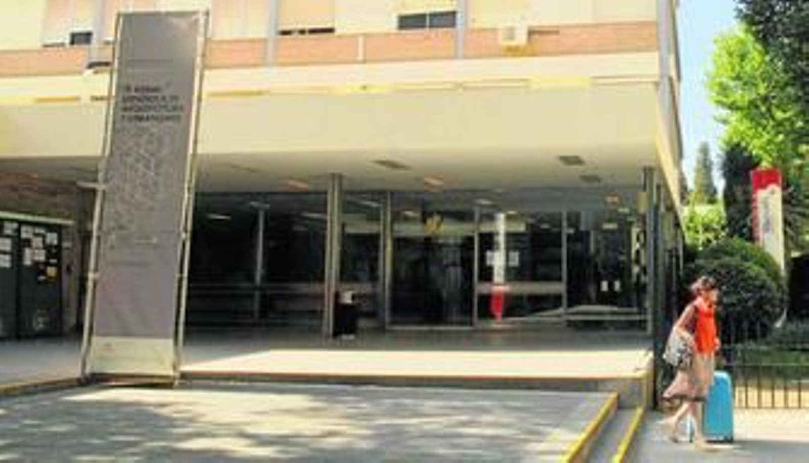 La Escuela de Arquitectura, un espacio con una larga tradición cinéfila, albergará las sesiones de la Filmoteca los lunes y los martes.