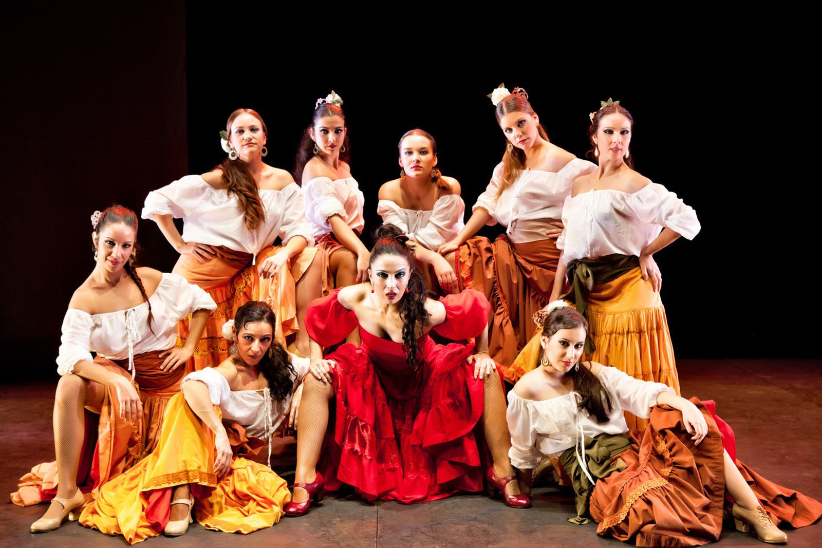 Elenco femenino de 'Mi Carmen Flamenca'.