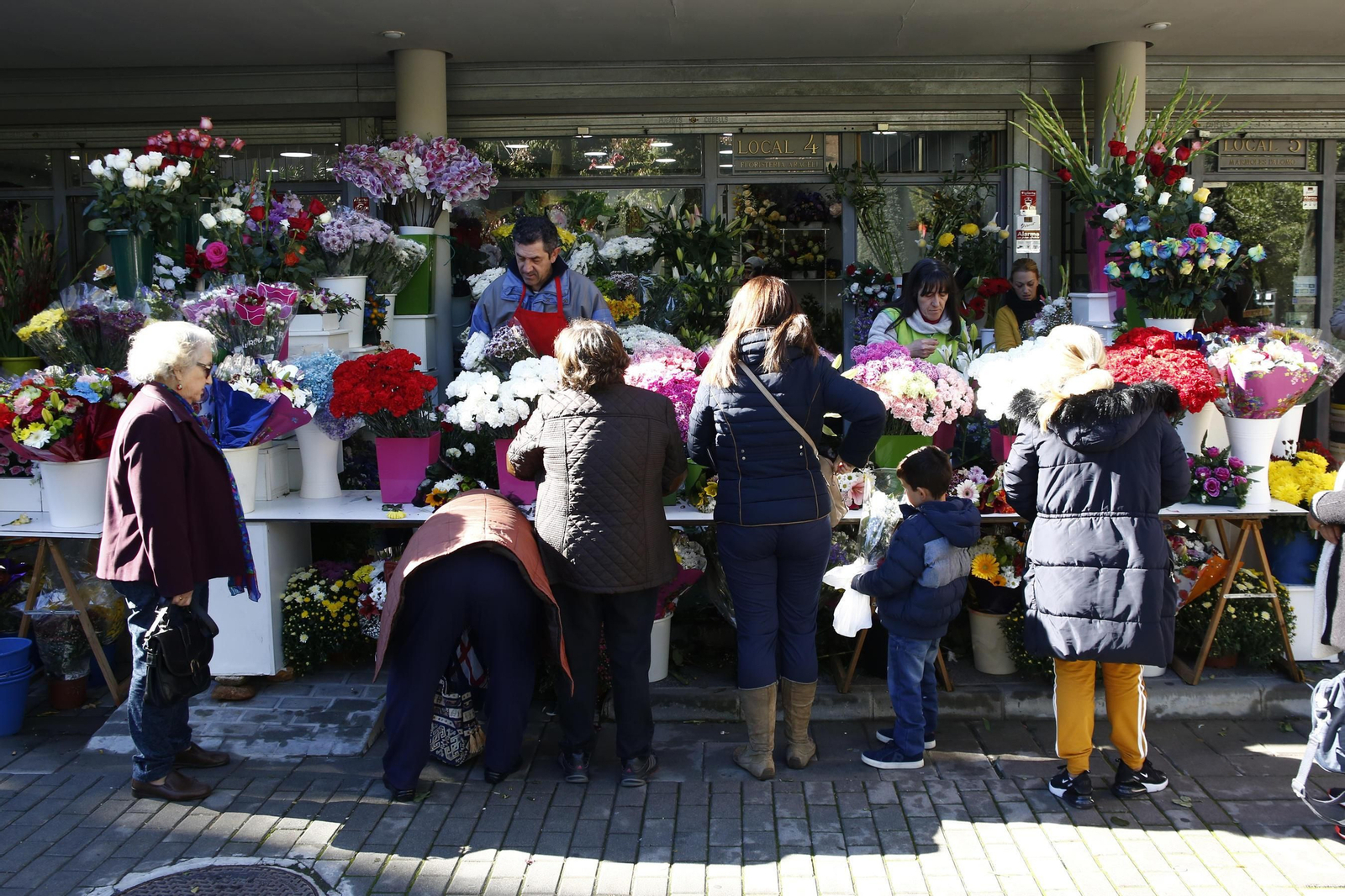 Las imágenes de Día de todos los santos en el cementerio