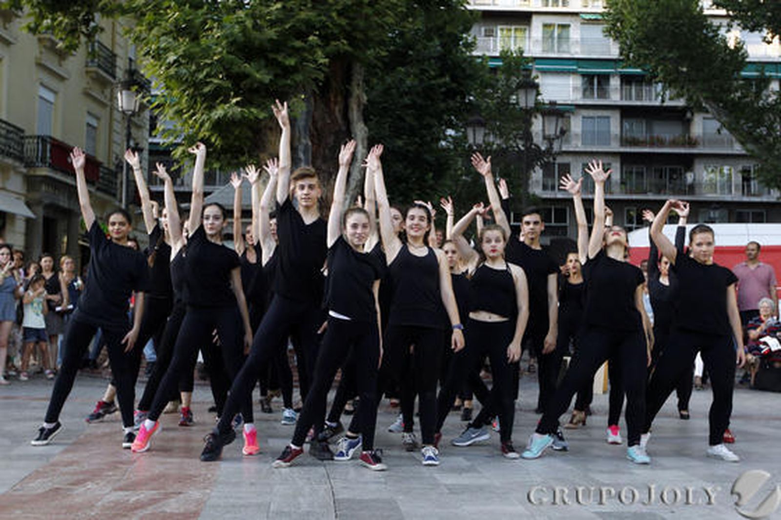 El baile llegó por la tarde con una actuación de alumnos del conservatorio.

Foto:  Pepe Villoslada