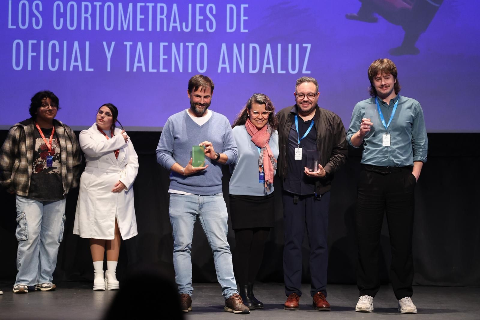 Danny Ruz, José Manuel González y Manuel Sicilia recogen sus premios en el Festival de Cine de Huelva.