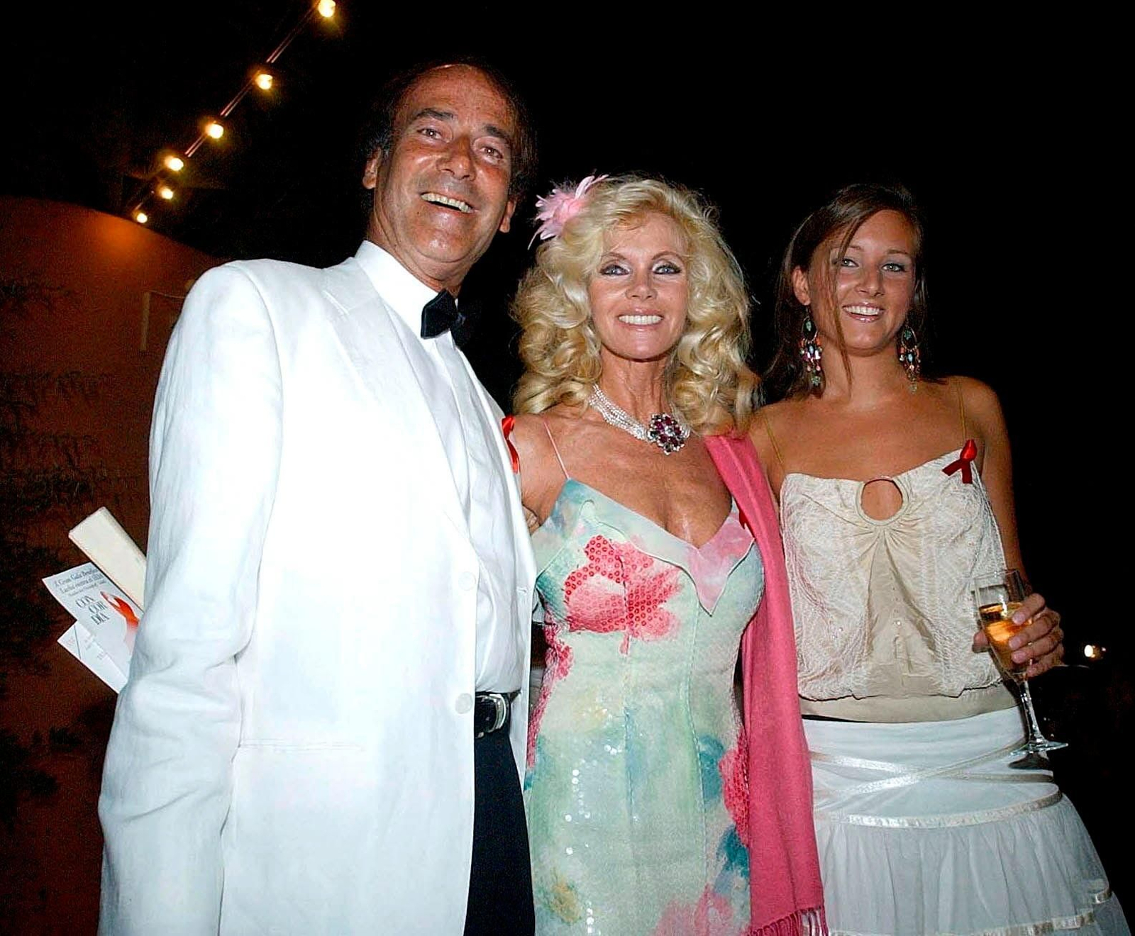 Imagen de archivo de Gunilla Bismark con Luis Ortíz y su sobrina en una gala benéfica. Imagen de archivo de Gunilla Bismark con Luis Ortíz y su sobrina en una gala benéfica.