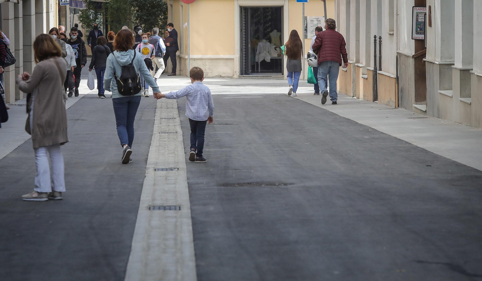 Así están quedando las calles del centro después de la guerra del adoquín
