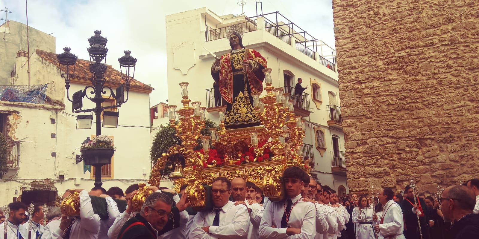La amenaza de lluvia desluce el Domingo de Resurrección en Marbella