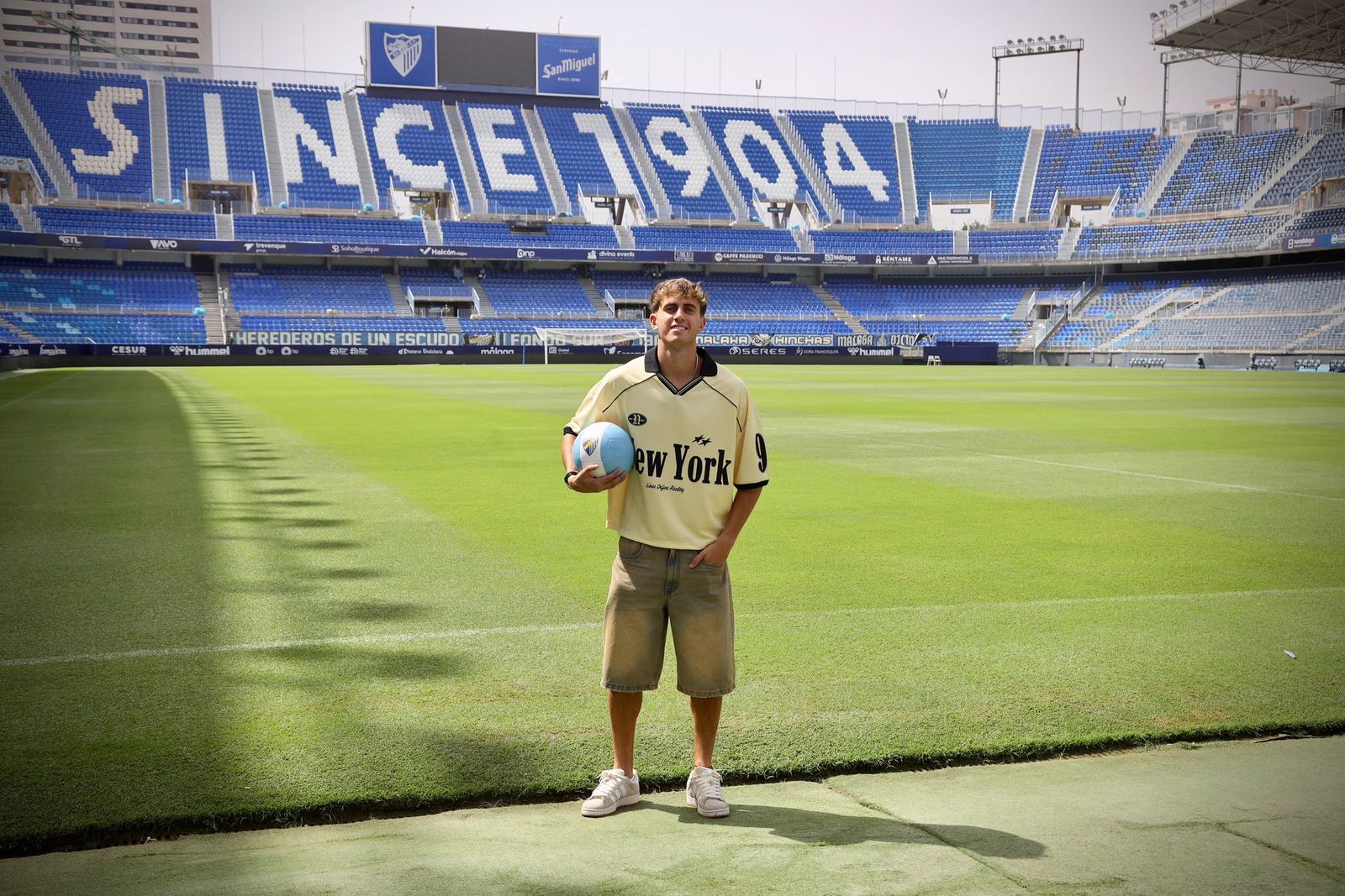 Las fotos de la entrevista a Adrián Niño, jugador del Málaga CF