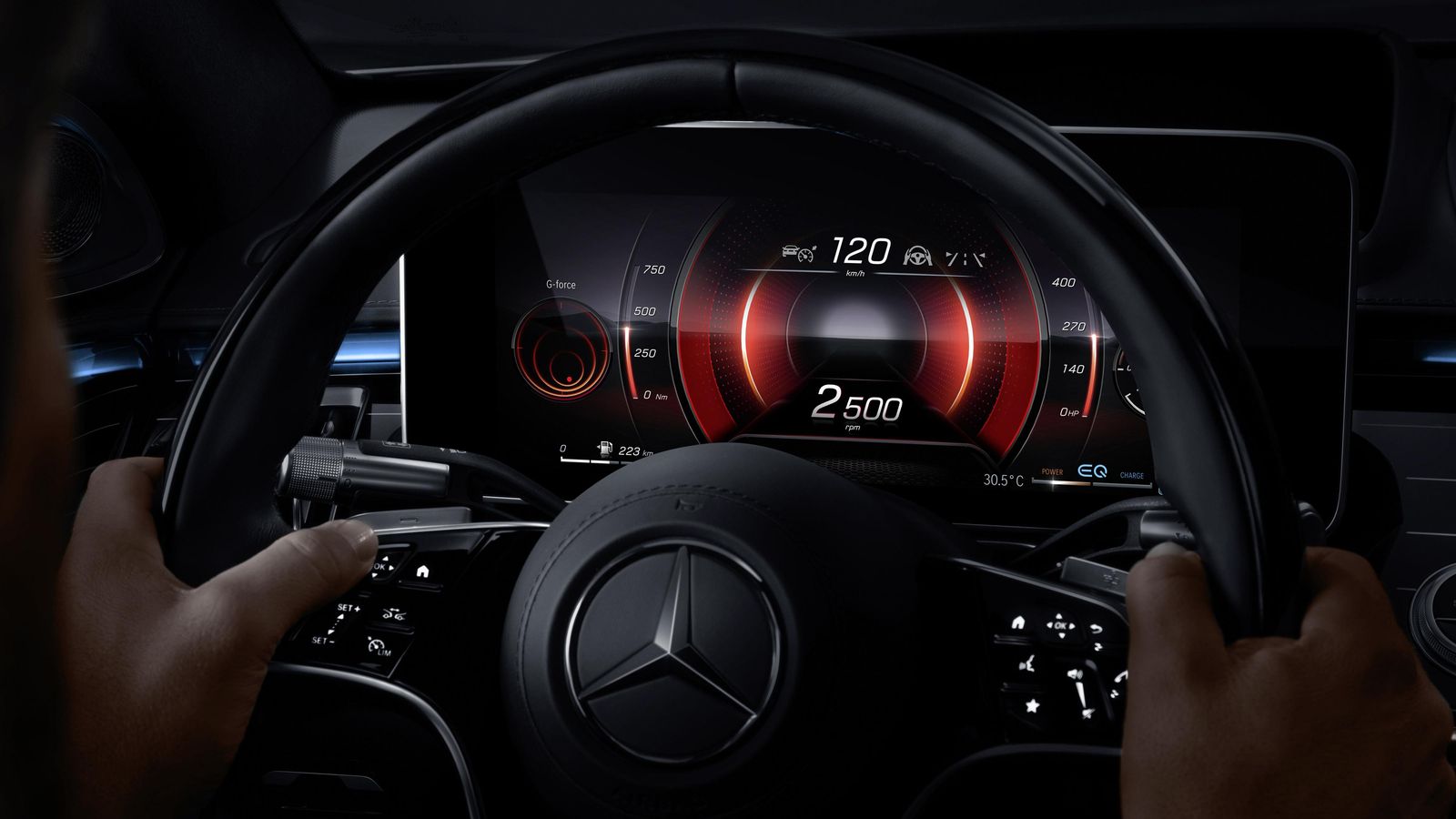 Por supuesto, la información que ofrece la instrumentación es totalmente configurable desde los botones situados en el radio izquierdo de su volante capacitativo. Por supuesto, la información que ofrece la instrumentación es totalmente configurable desde los botones situados en el radio izquierdo de su volante capacitativo.