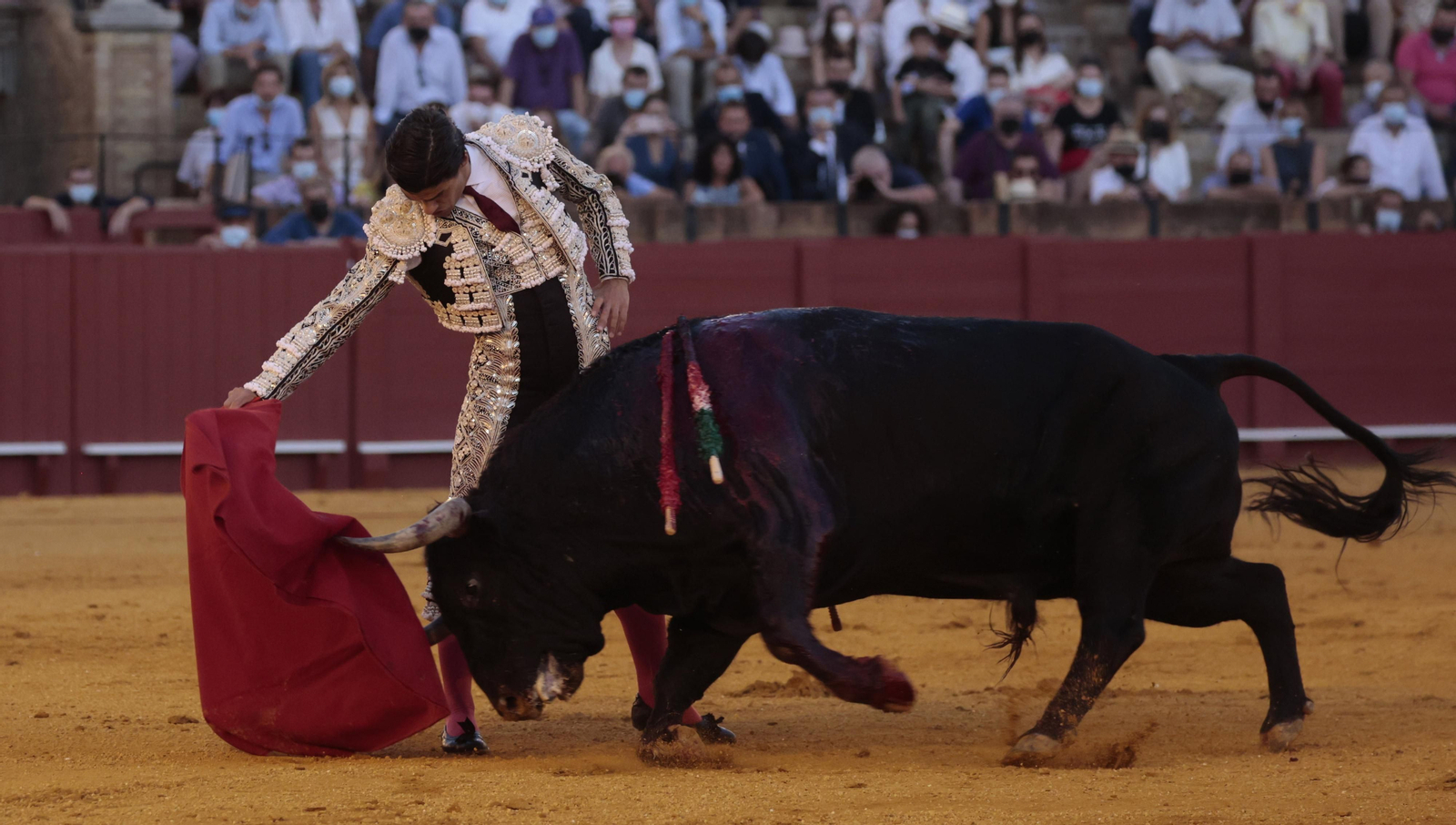 Las imágenes del primer festejo de San Miguel