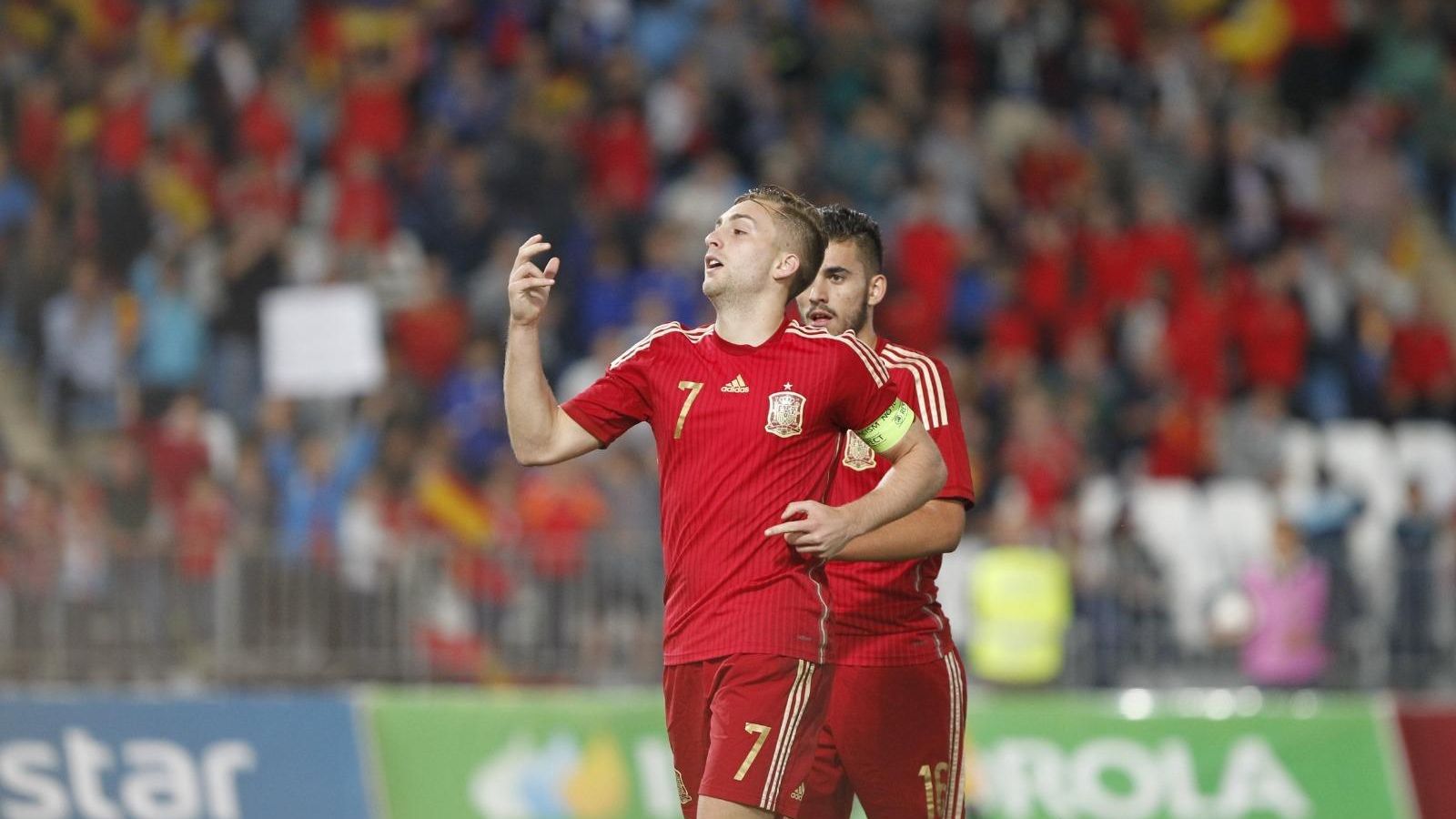 Gerard Deulofeu celebra un gol en la última visita de la 'Rojita' a Almería