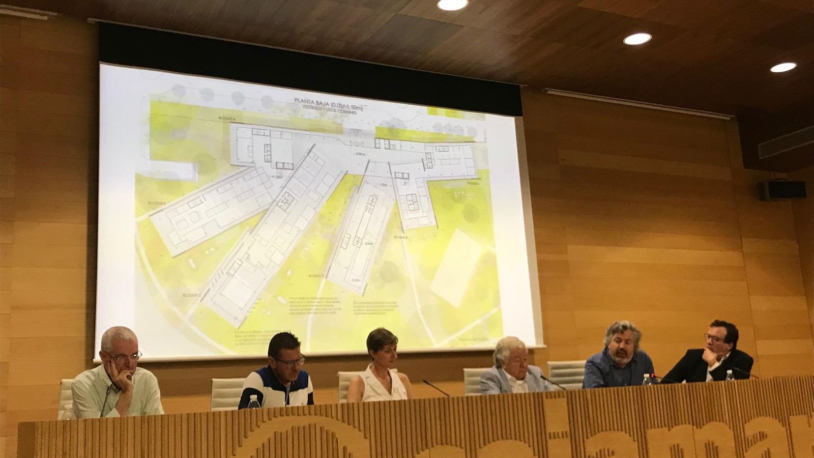 El Centro de Cultura de Cajamar ha albergado esta mañana la presentación de las claves del Centro Financiero de la entidad almeriense.