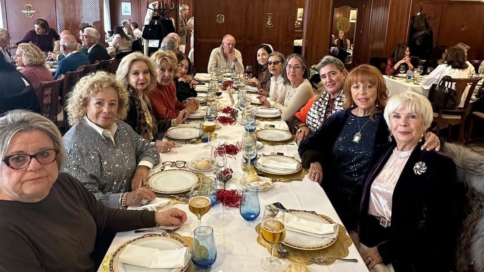 Antonio Posada, Belli Muñoz, Isabel Cosa, Chari Chávez, Amalia Martínez, Adelaida Miejimolle, Pepa Camino, entre  otros.