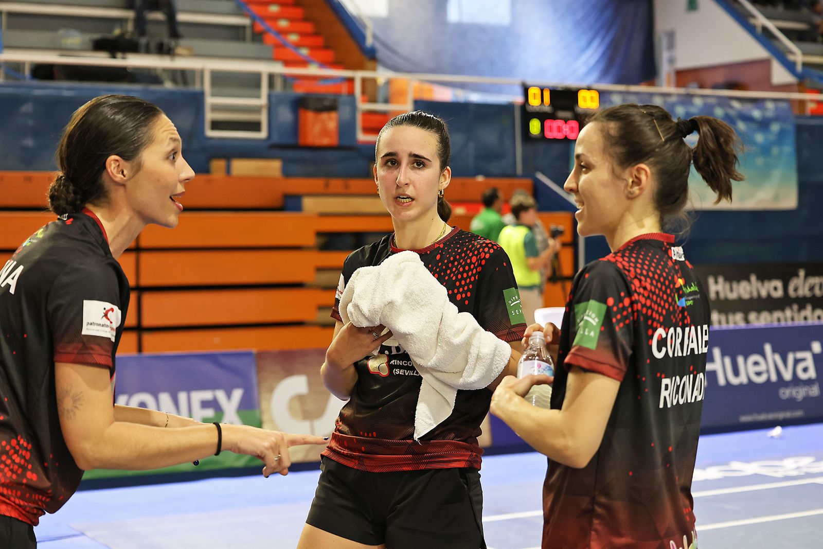 Imágenes de la final de liga de bádminton entre el IES La Orden y La RInconada