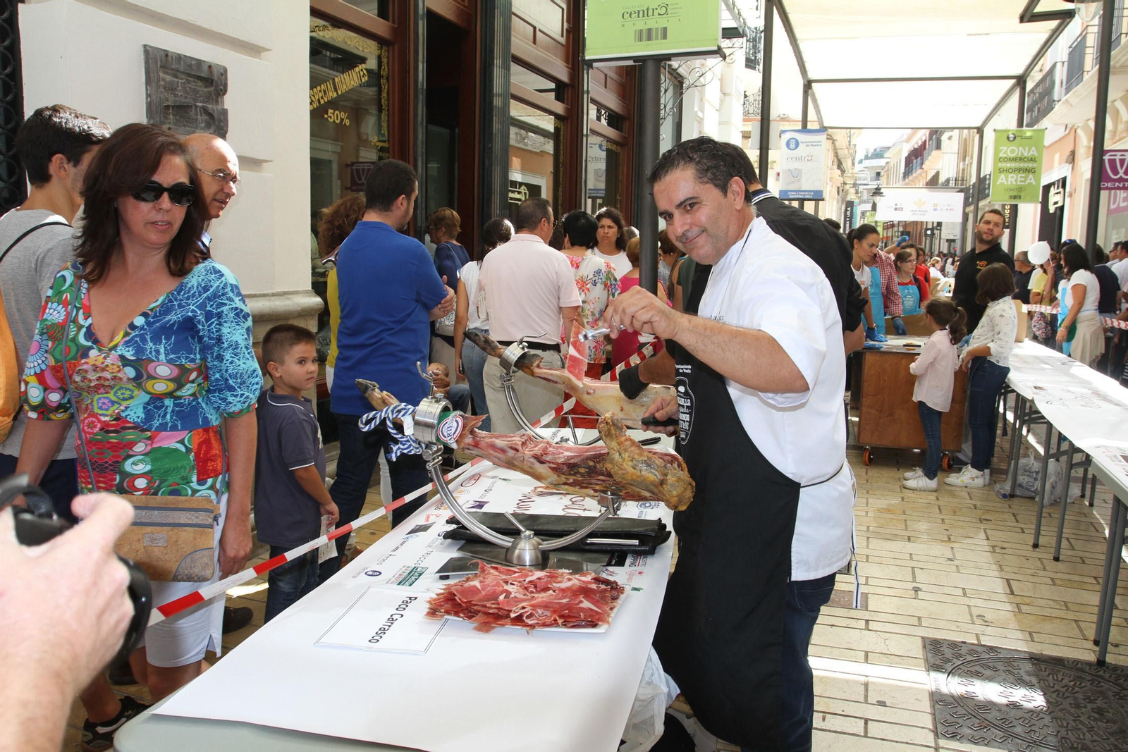 Record Guinnes del bocadillo de jamón mas grande del mundo, en Huelva