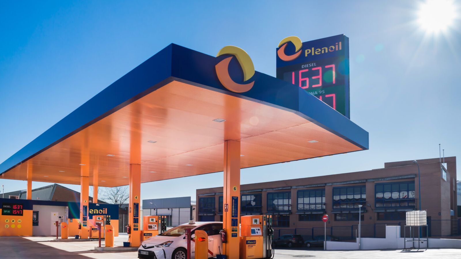 Más del 80 por ciento de la red de Plenoil dispone de paneles fotovoltaicos. El siguiente paso será incorporar puntos de carga eléctricos.