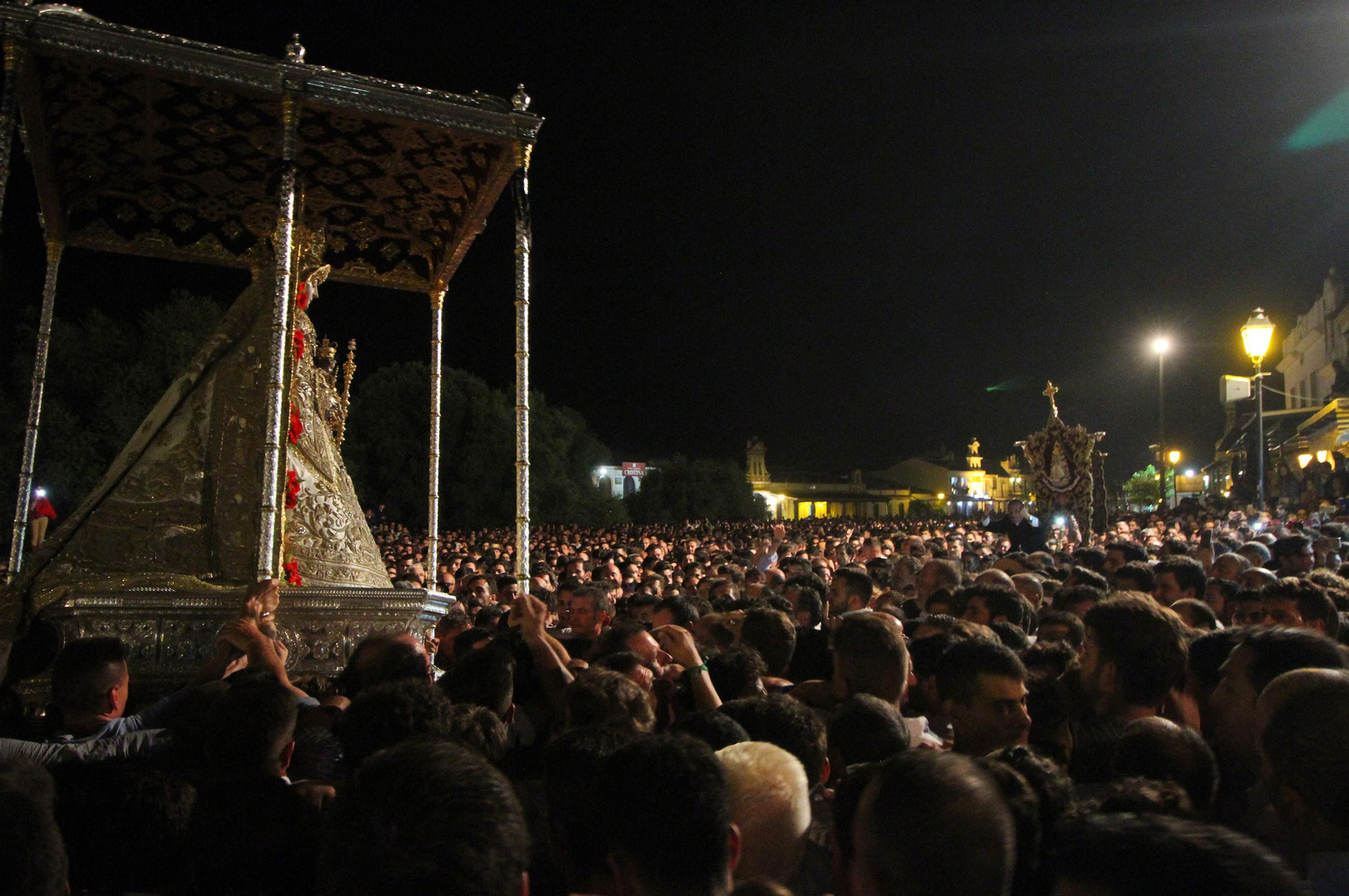 Salto a la reja de los almonteños.