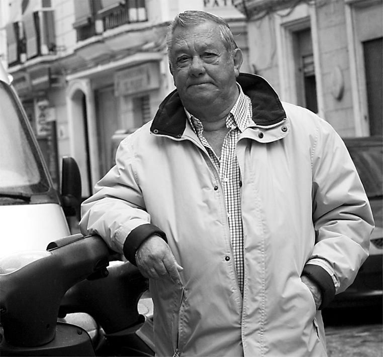 Manolito 'el cariñoso' es distinguido a título póstumo.