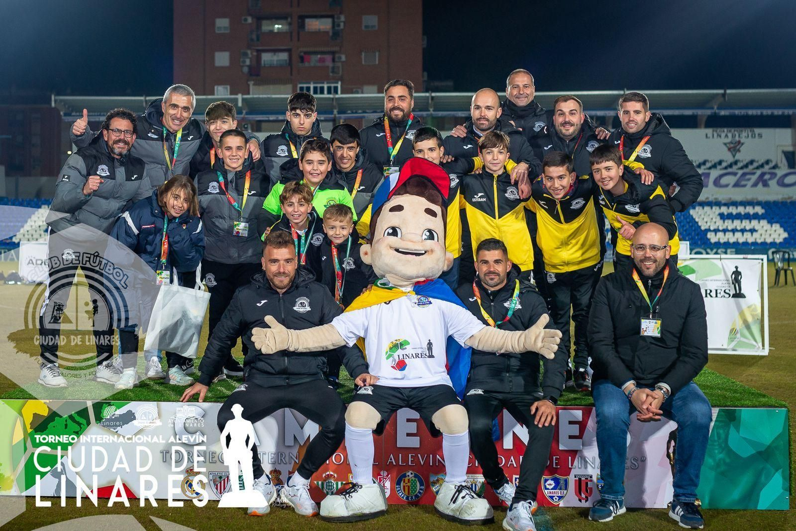 CF Ciudad de Linares, escuela de fútbol, valores y formación, en imágenes