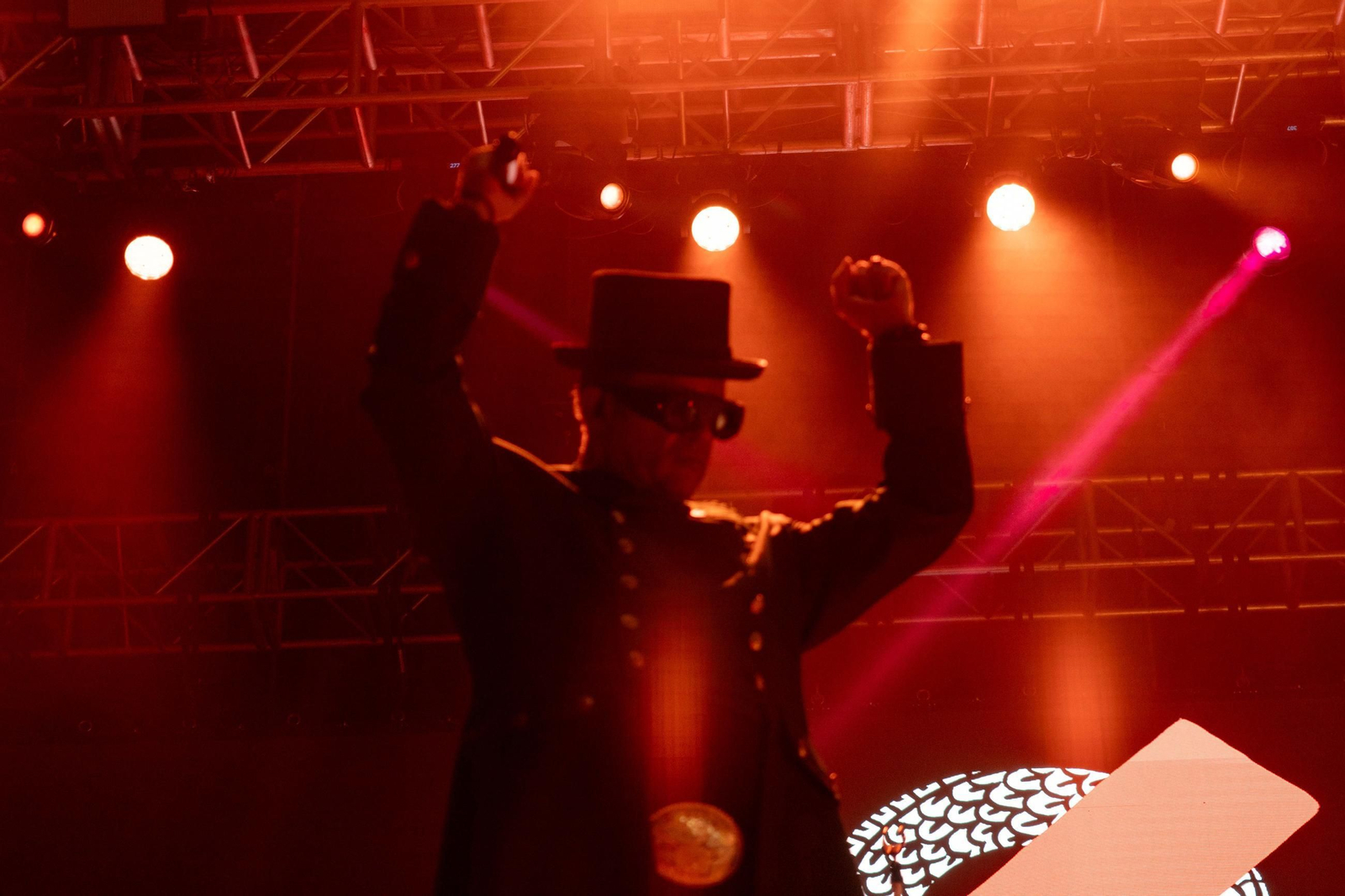 Colombinas 2025: Imágenes del concierto de Seguridad Social en las Fiestas Colombinas