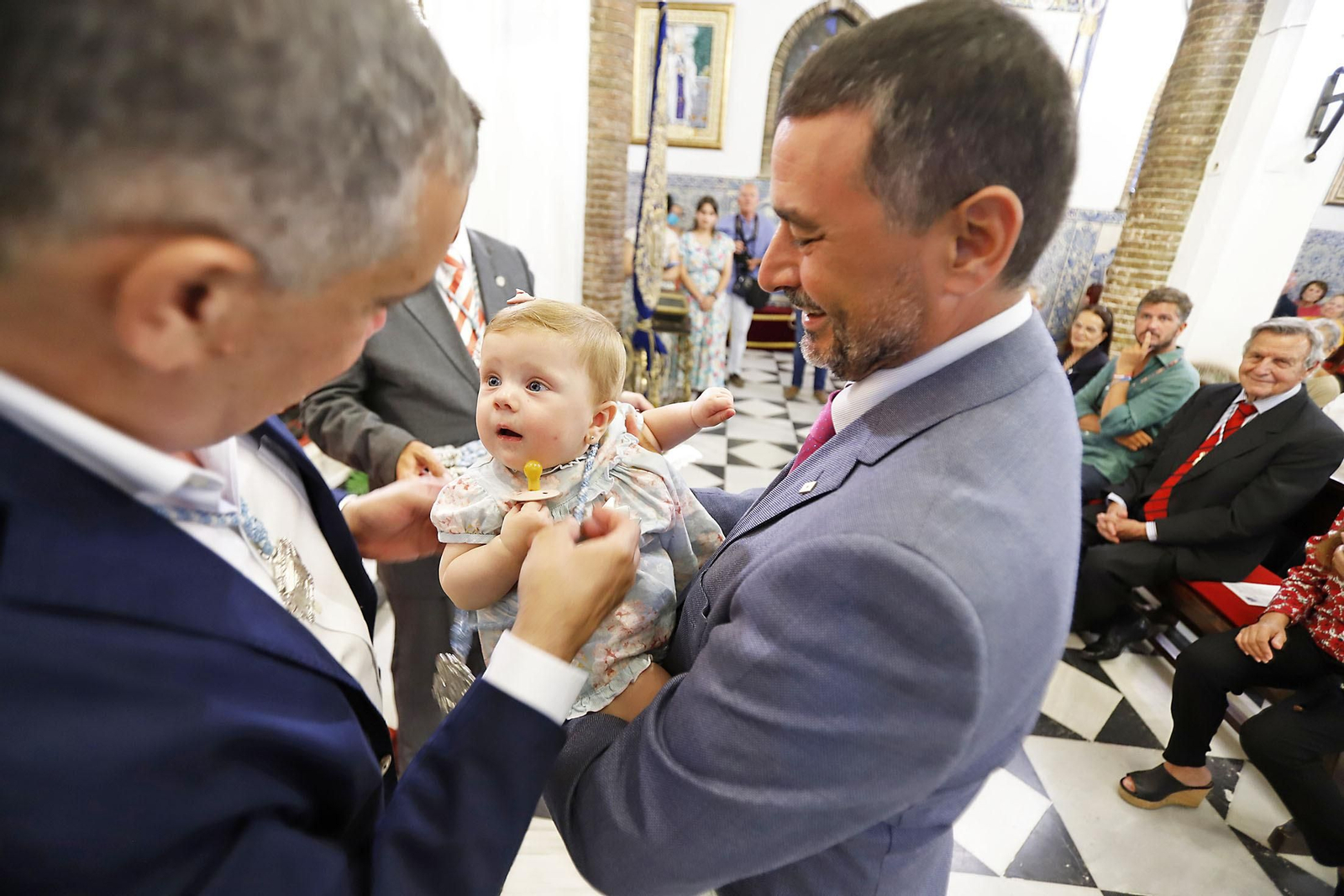 Imágenes de la Santa misa e imposición de medallas a los nuevos hermanos en la CInta