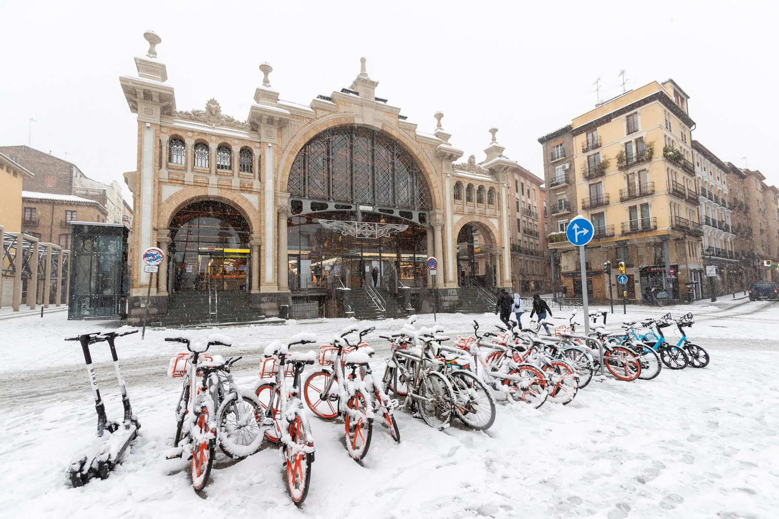 El segundo día del temporal 'Filomena' en imágenes: más nieve y caos