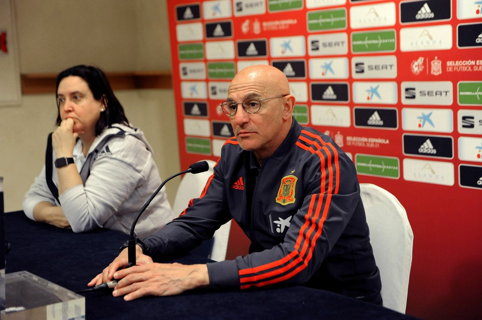 De la Fuente comparece en la previa del partido.