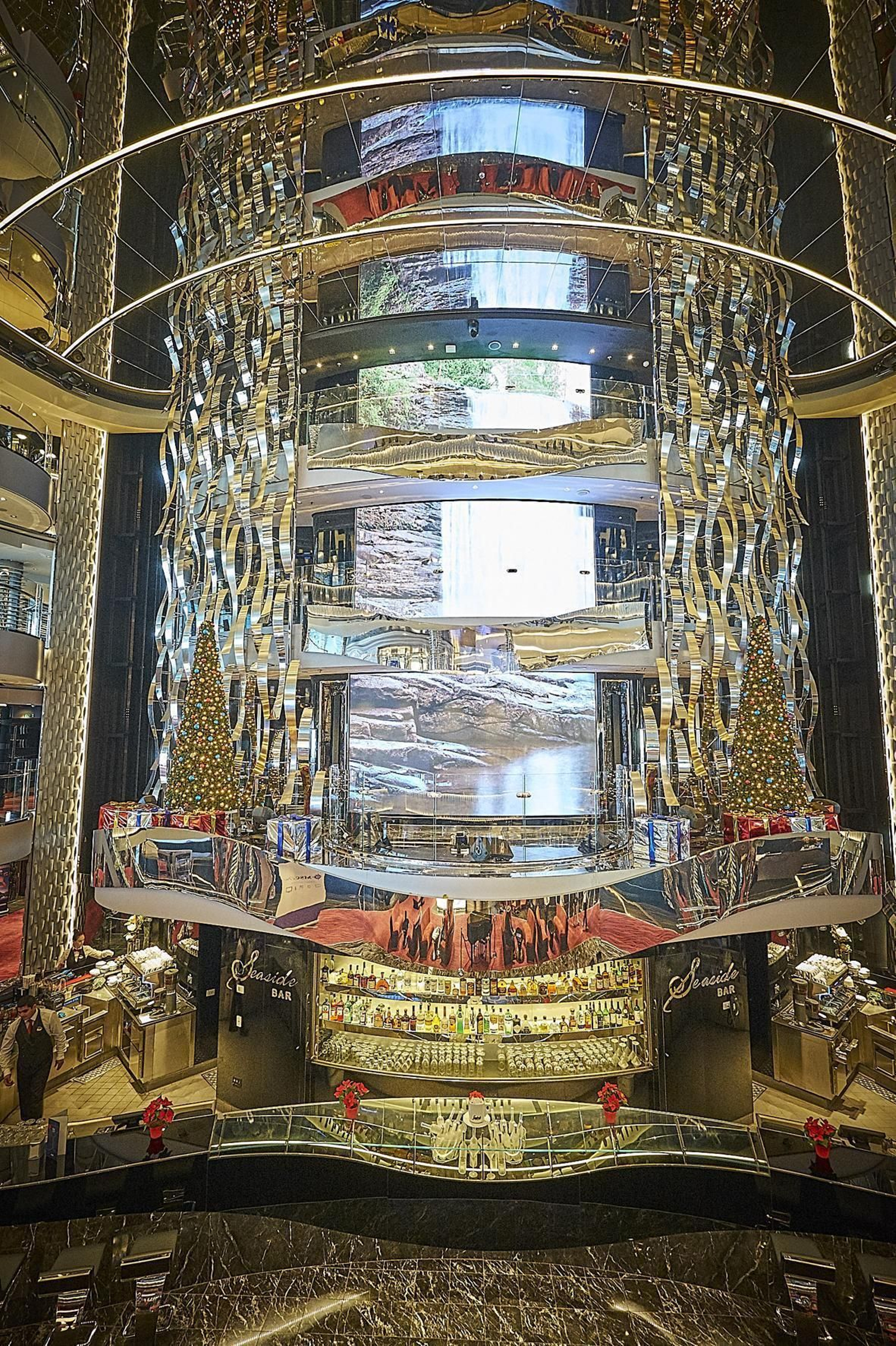 Primera escala en Cádiz del crucero MSC Seaside