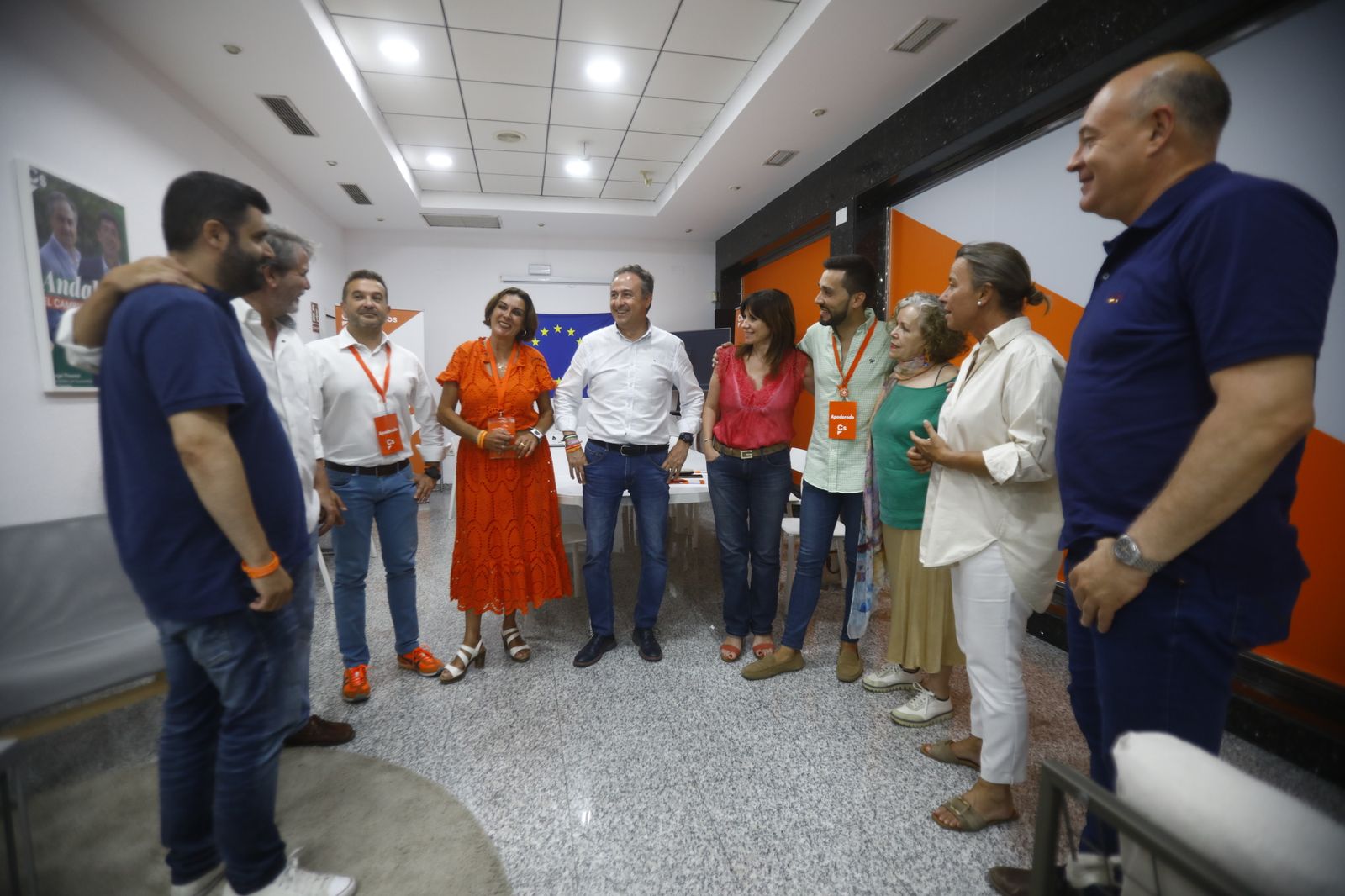 Los candidatos de Ciudadanos por Córdoba desde su sede en la noche electoral.