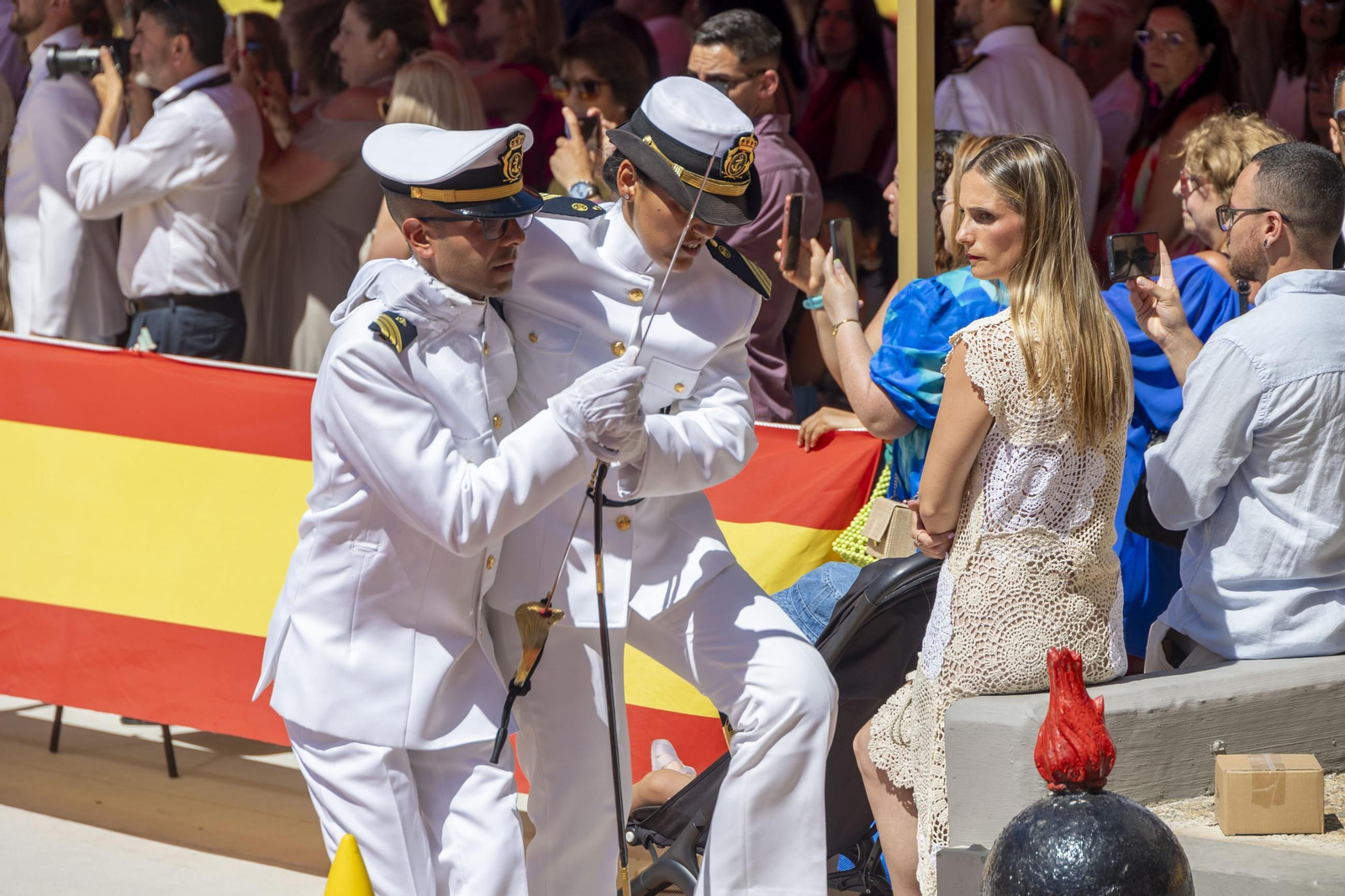 Las imágenes de la entrega de despachos a los nuevos suboficiales de la Armada Las imágenes de la entrega de despachos a los nuevos suboficiales de la Armada