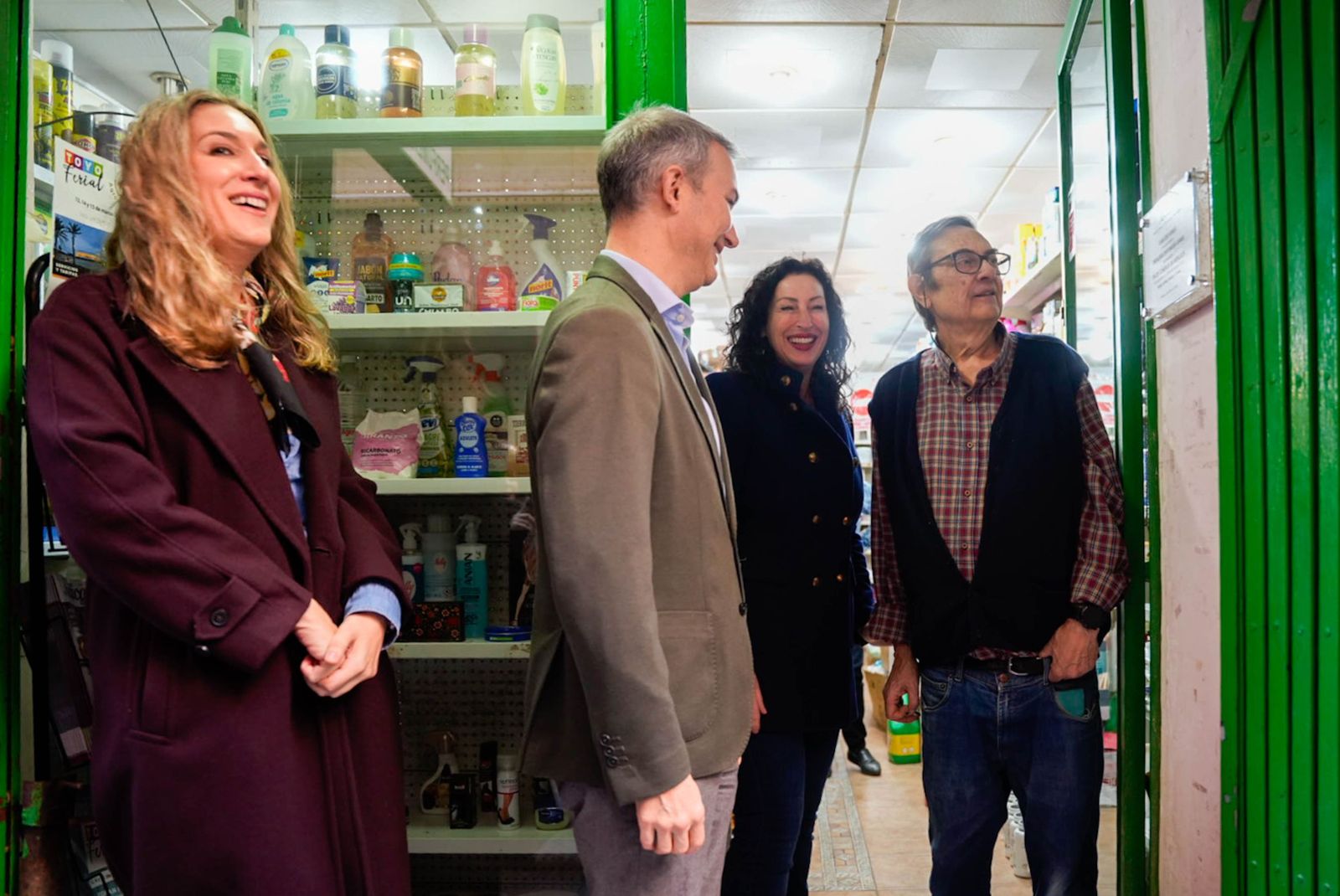 Un negocio familiar de Almería con más de medio siglo de historia es reconocido en el Día del Comercio