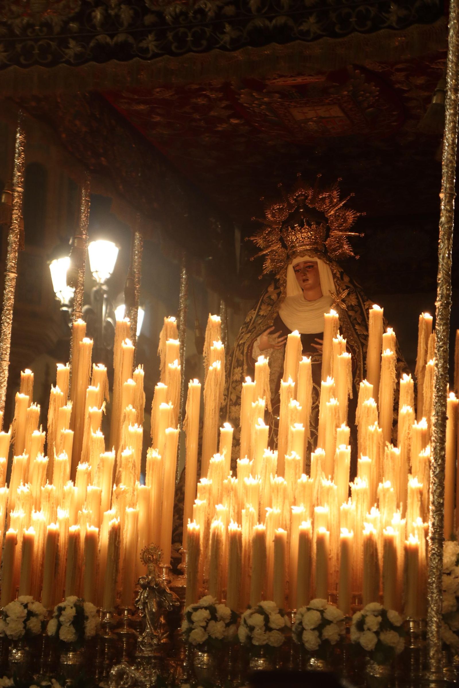 La Madrugá por la Carrera Oficial en la Semana Santa de Sevilla 2025