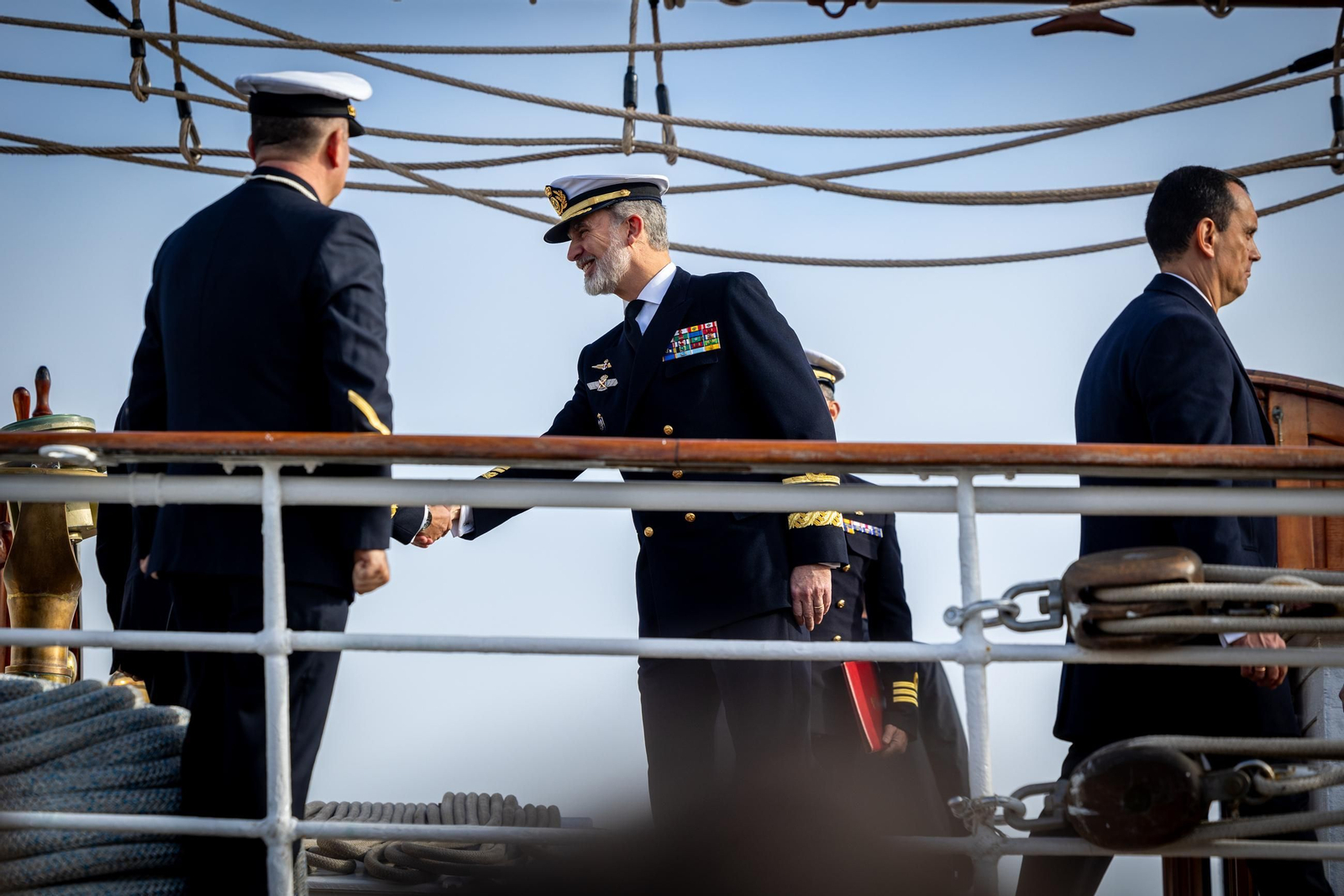 Imágenes de la despedida del 'Elcano' desde Cádiz con la Princesa Leonor como guardiamarina Imágenes de la despedida del 'Elcano' desde Cádiz con la Princesa Leonor como guardiamarina