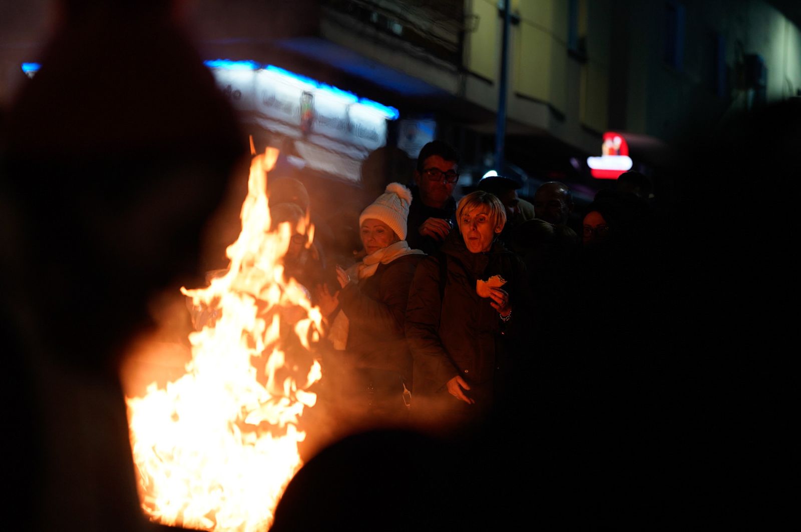 Jaén brilla y disfruta al fuego de las lumbres de San Antón