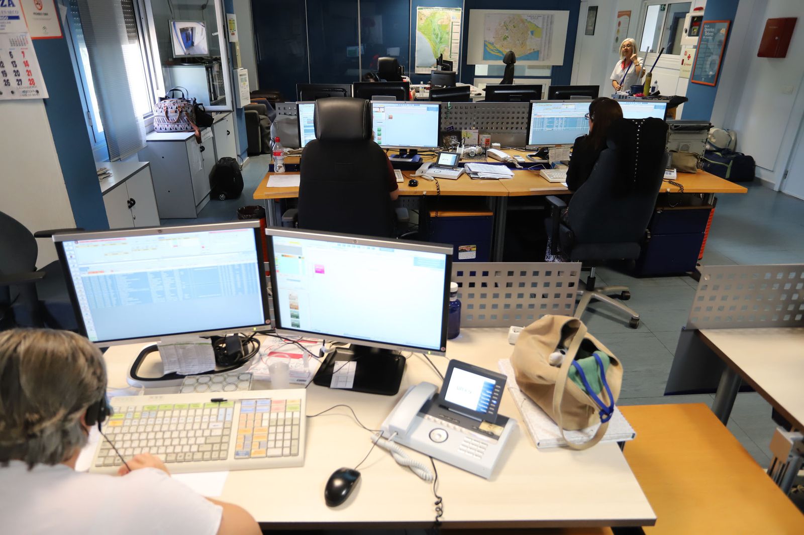 Sala de atención de llamadas ubicada en el antiguo Manuel Lois.