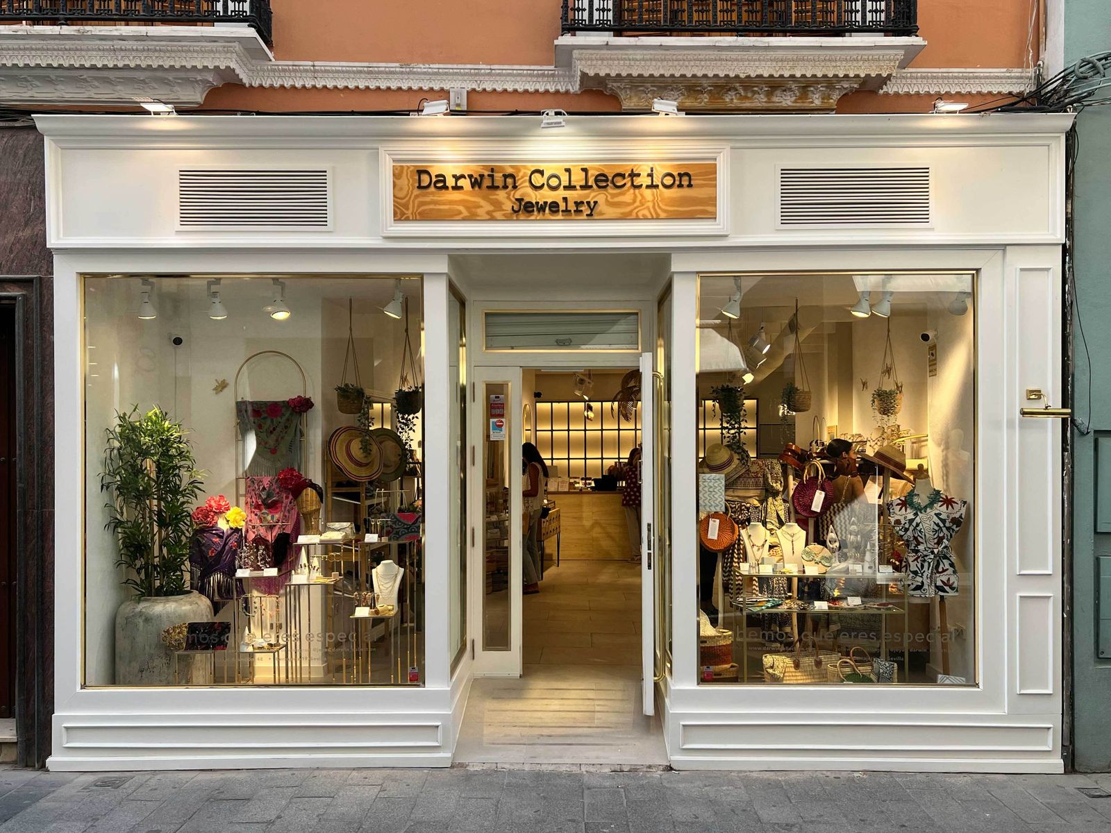 Darwin Collection afianza sus raíces en Sevilla y abre una segunda tienda física