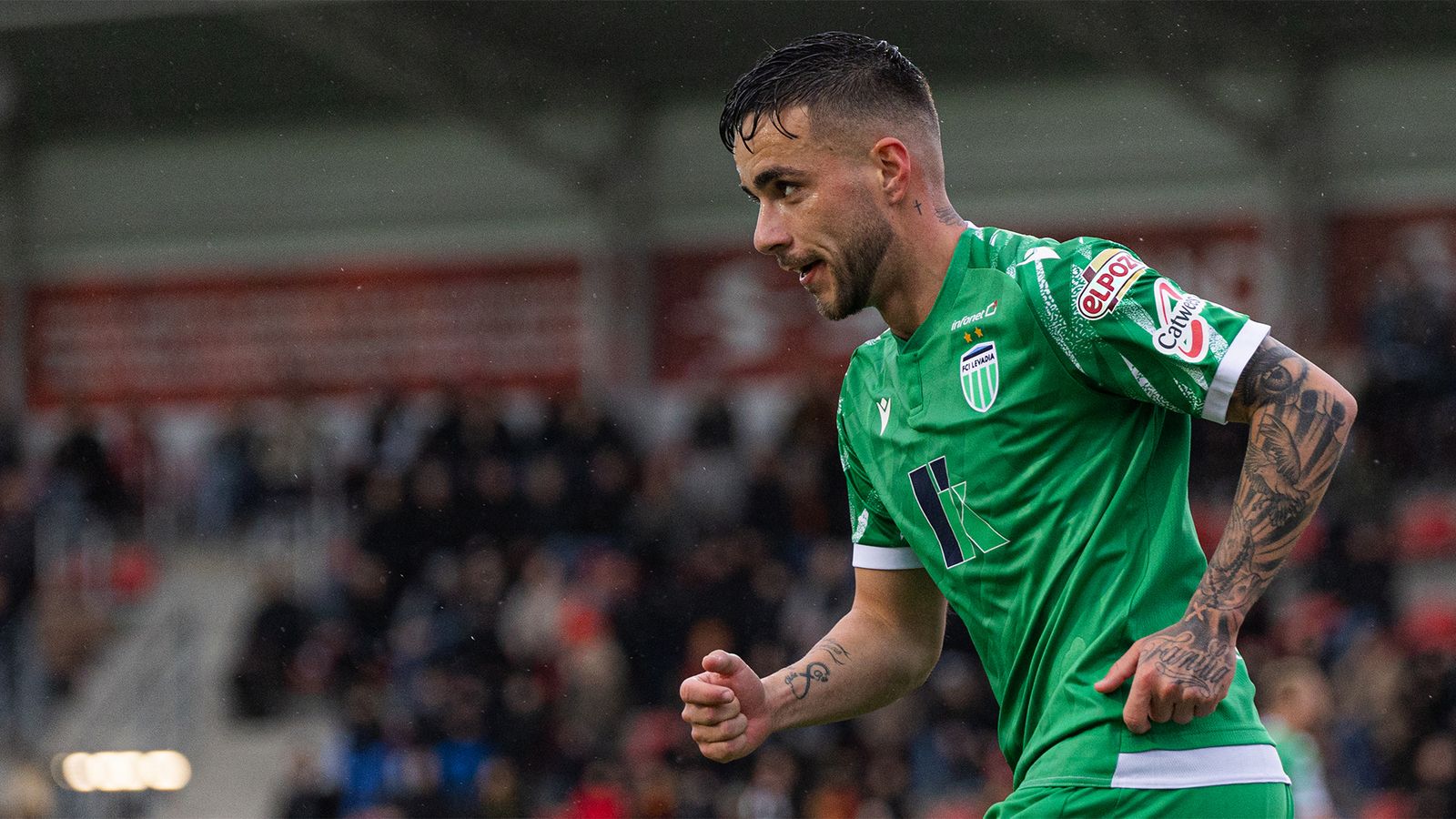 Camiseta con el logo de ElPozo Alimentación, patrocinador del FCI Levadia Tallinn